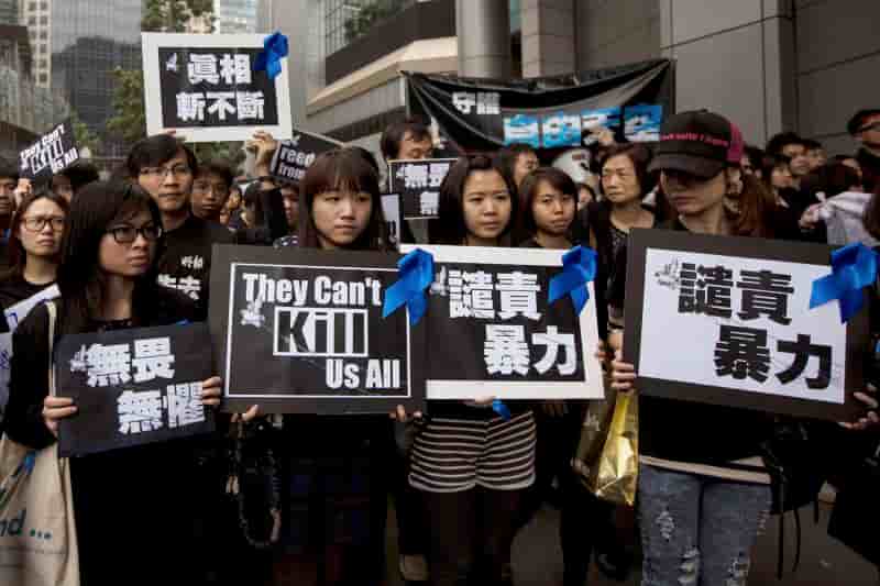 Manifestation à Hong Kong après l'agression d'un journaliste