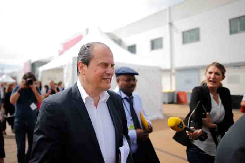 Cambadélis attaque Berlin et invite le PS à sortir de sa bulle