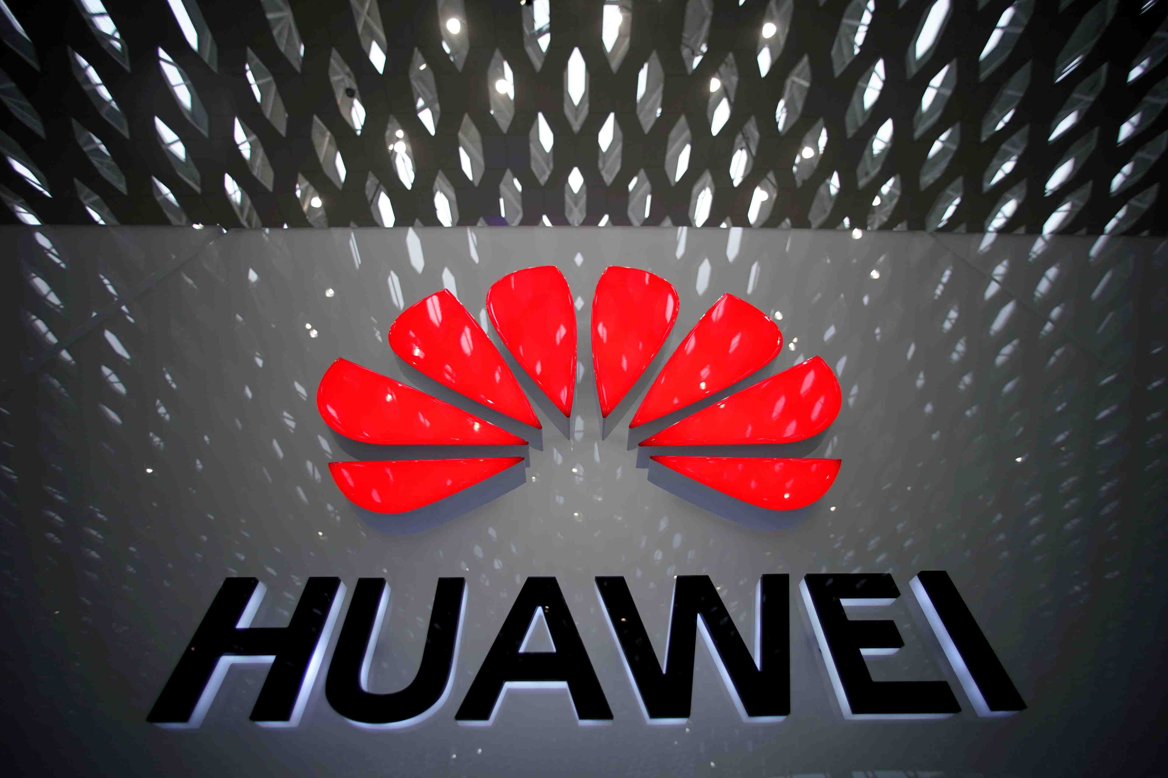 Huawei discute de la vente d'une partie de sa division honor