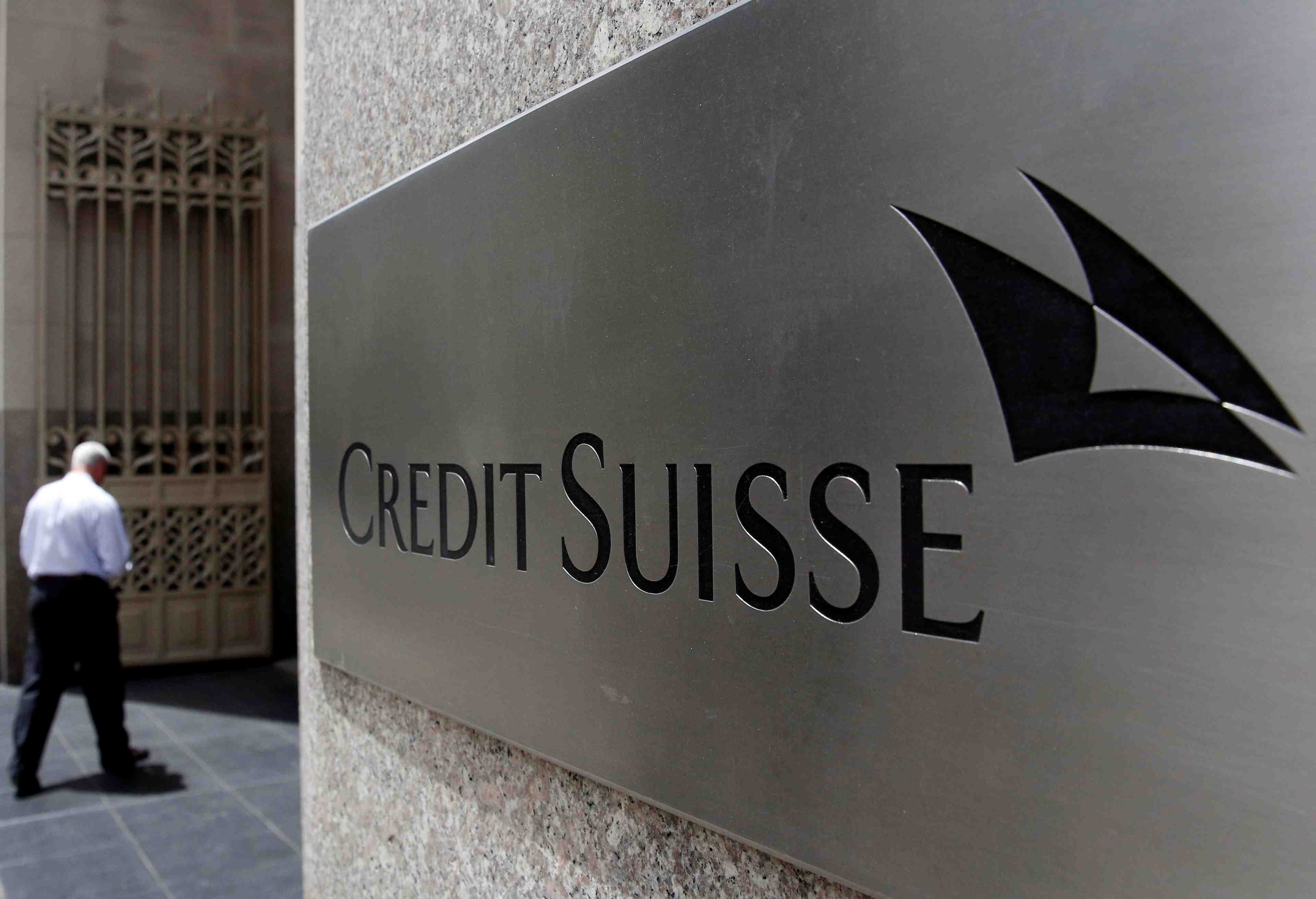Credit suisse accuse une perte nette de 1,89 milliard d'euros au quatrieme trimestre