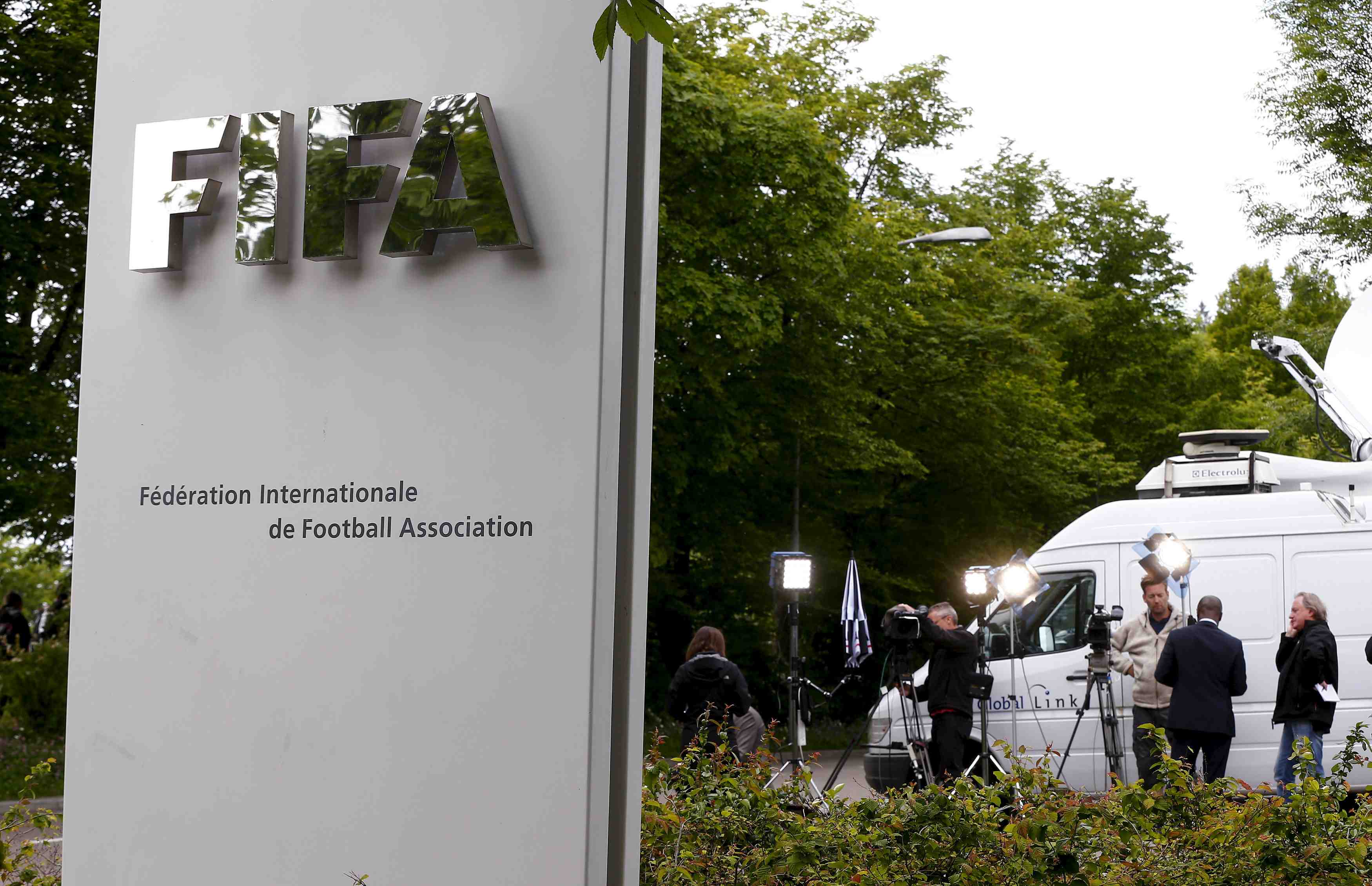 Reunion extraordinaire du comite de la fifa en juillet