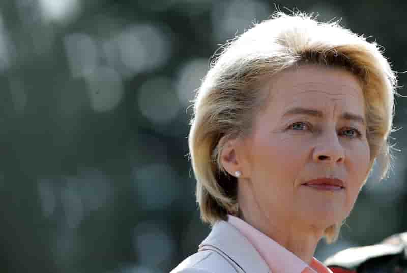 La ministre allemande de la defense ebranlee par un scandale