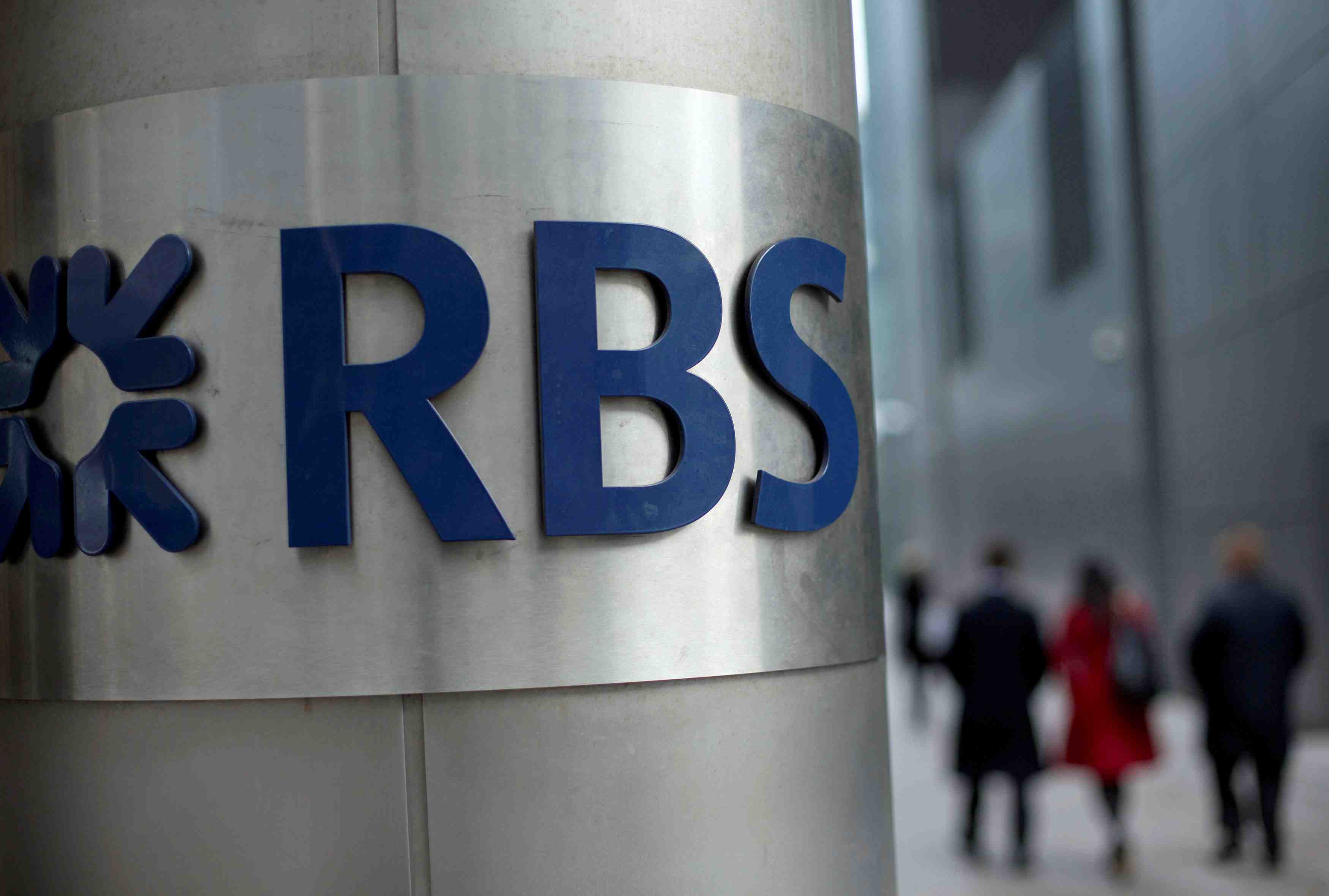 Rbs: le proces ajourne au 7 juin pour laisser le temps a un accord
