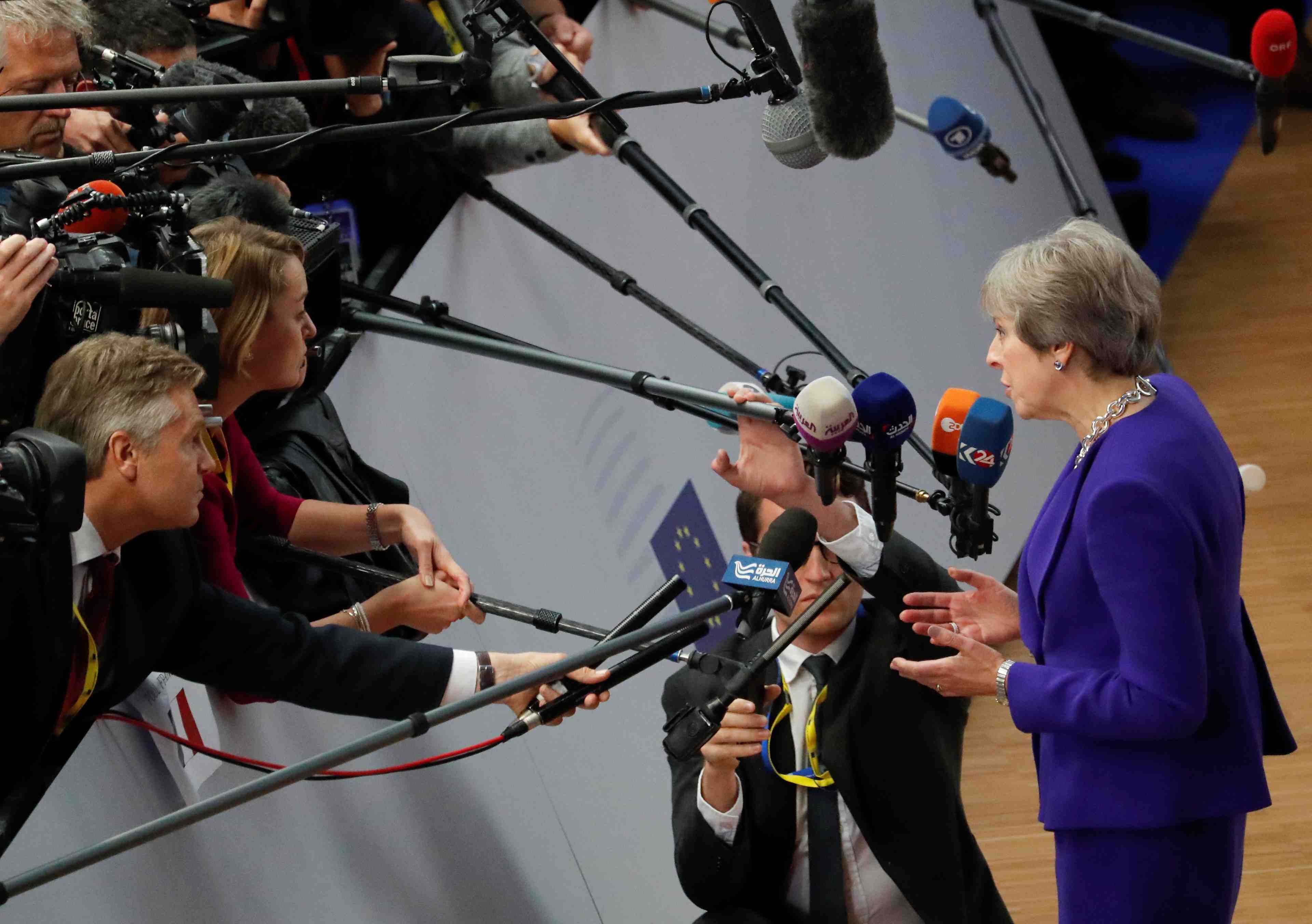 Brexit: londres prete a discuter d'une extension de la transition, selon may