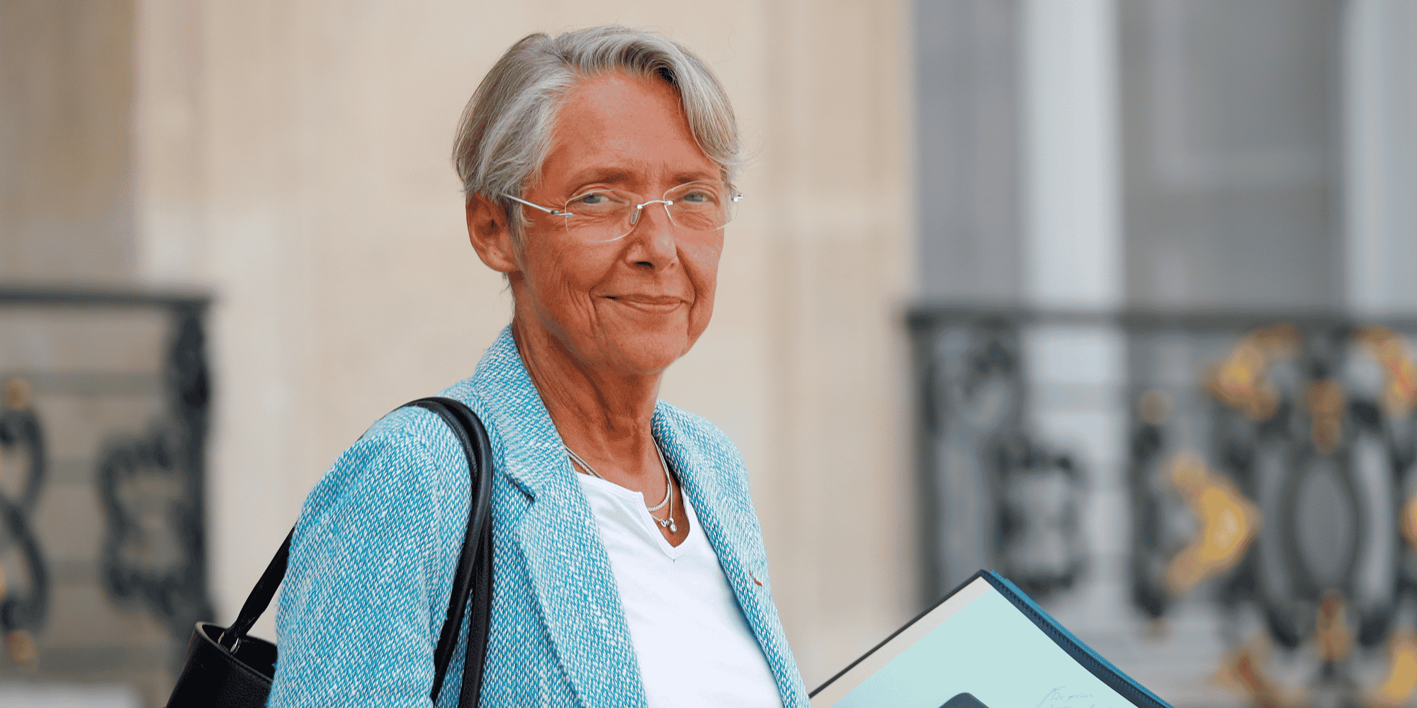 Le smic sera augmente de 0,99% au 1er janvier, dit elisabeth borne