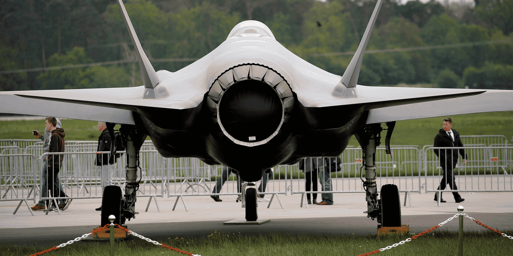 La finlande a choisi le f-35, au detriment notamment du rafale, selon une source