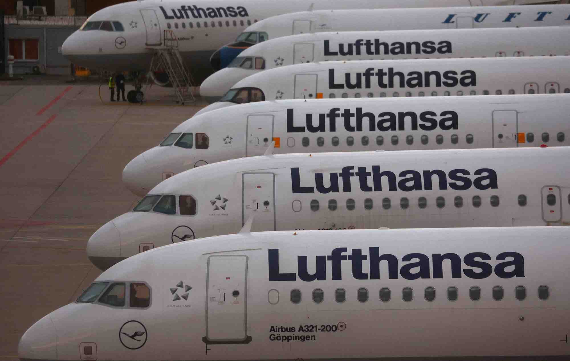 Les pilotes de lufthansa en greve a l'aeroport de francfort
