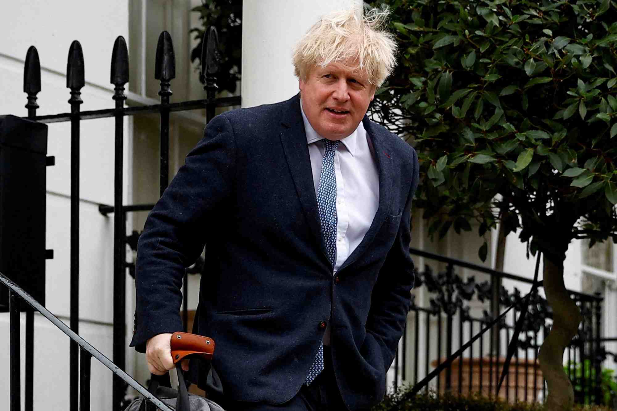 L'ancien premier ministre britannique boris johnson quitte son domicile, a londres