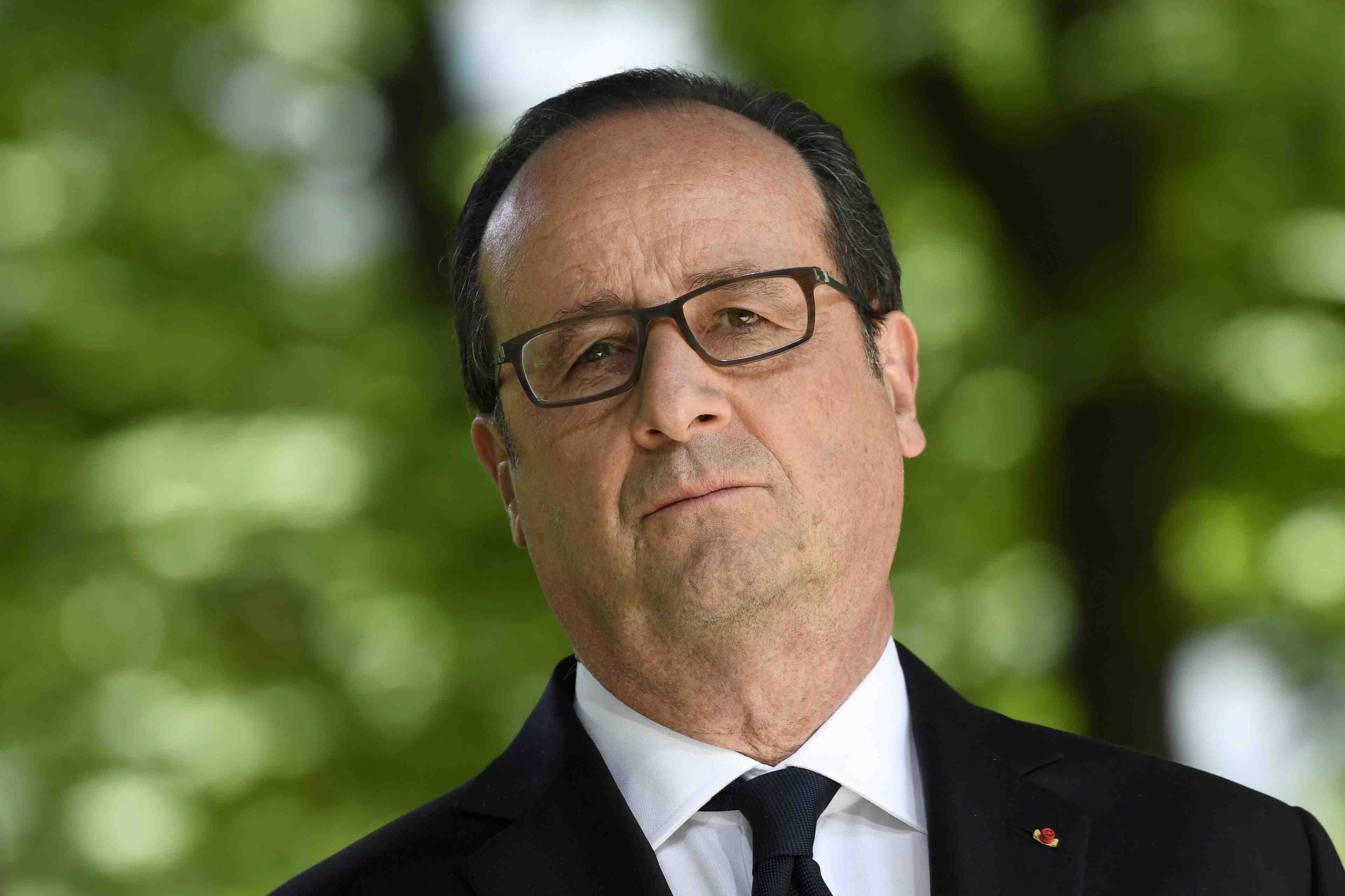 Hollande pour la suppression du poste de premier ministre