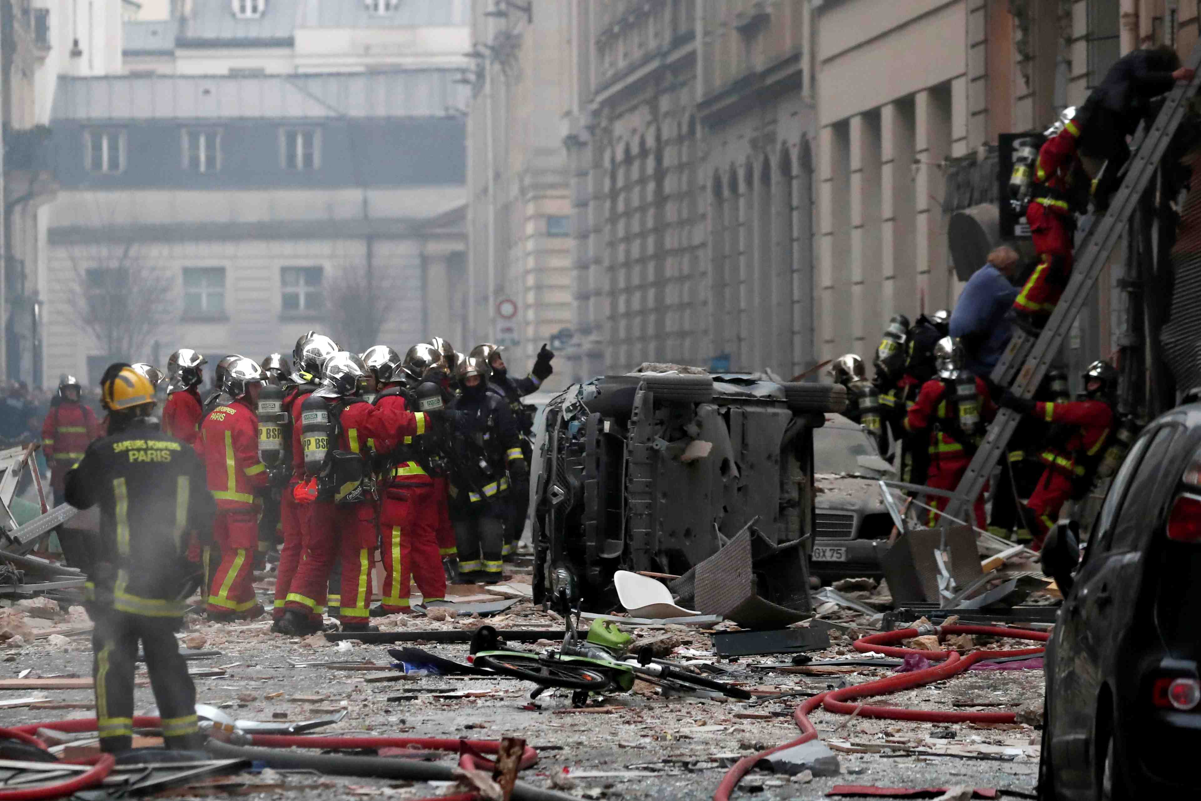 Une forte explosion dans une boulangerie fait 20 blesses a paris