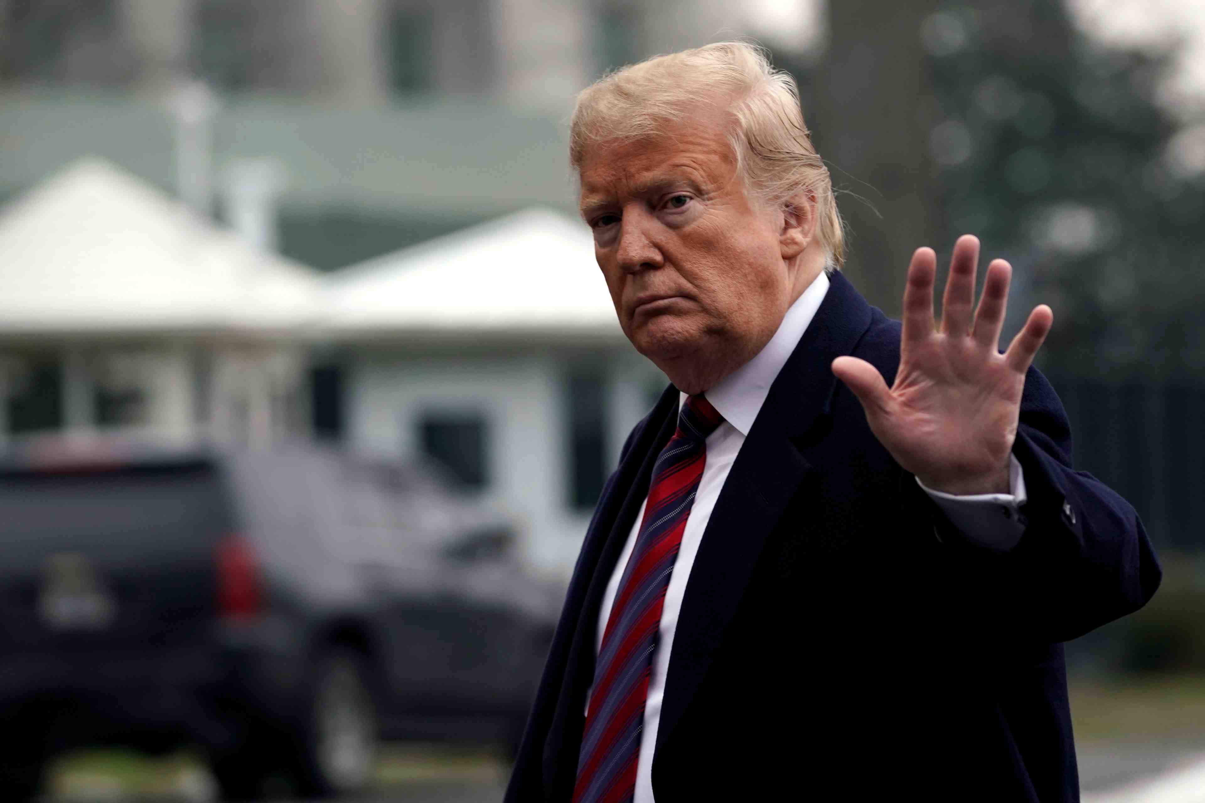 "shutdown": trump lie le sort des "dreamers" a la construction du mur