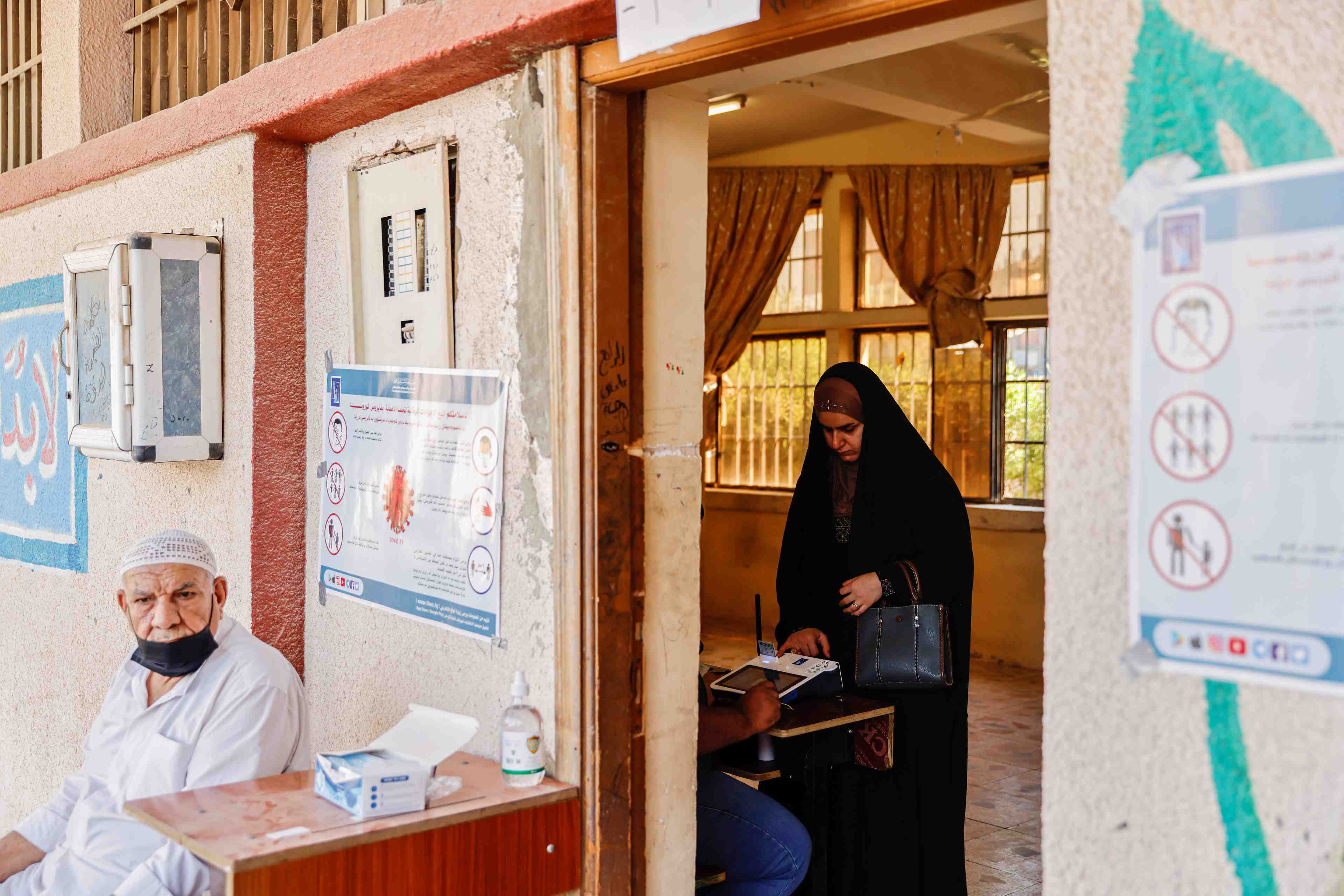 Irak: ouverture des bureaux de votes pour les legislatives anticipees