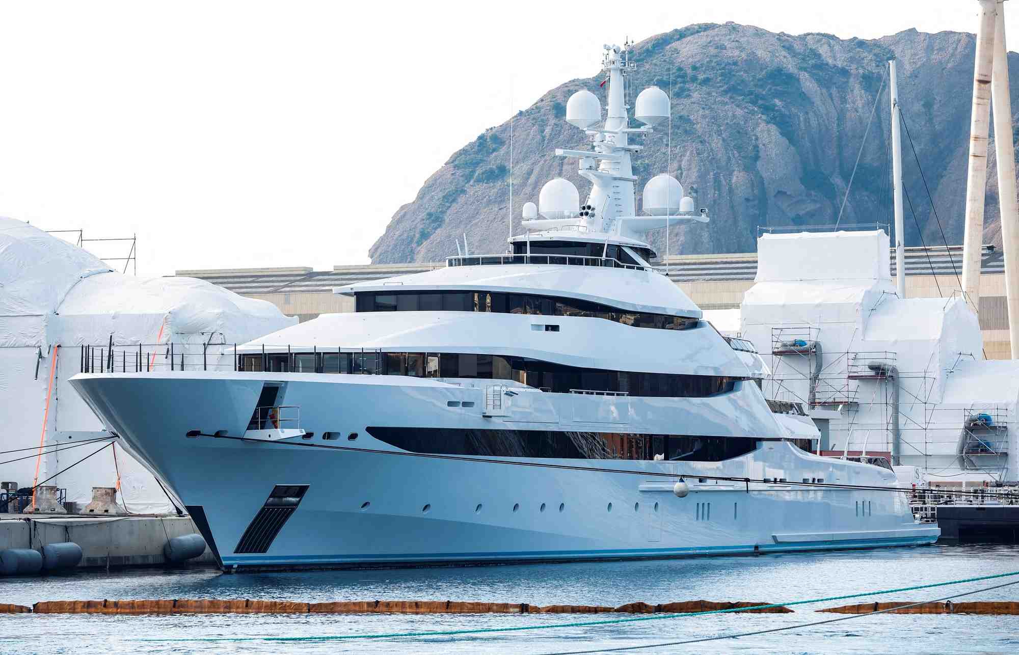 Le chantier naval de la ciotat peine a se faire payer les frais d'immobilisation d'un yacht