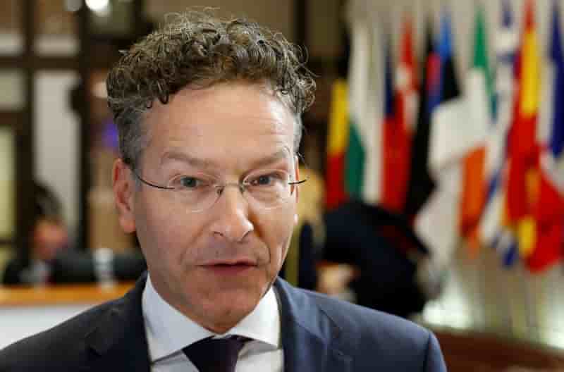 Le maire pour que dijsselbloem preside l'eurogroupe jusqu'en janvier