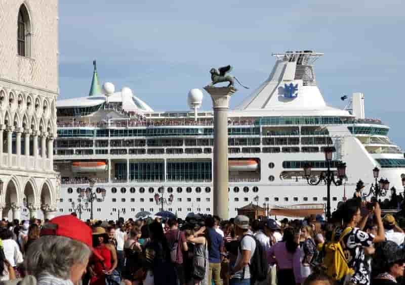 L'italie adopte un plan pour eloigner les paquebots de venise