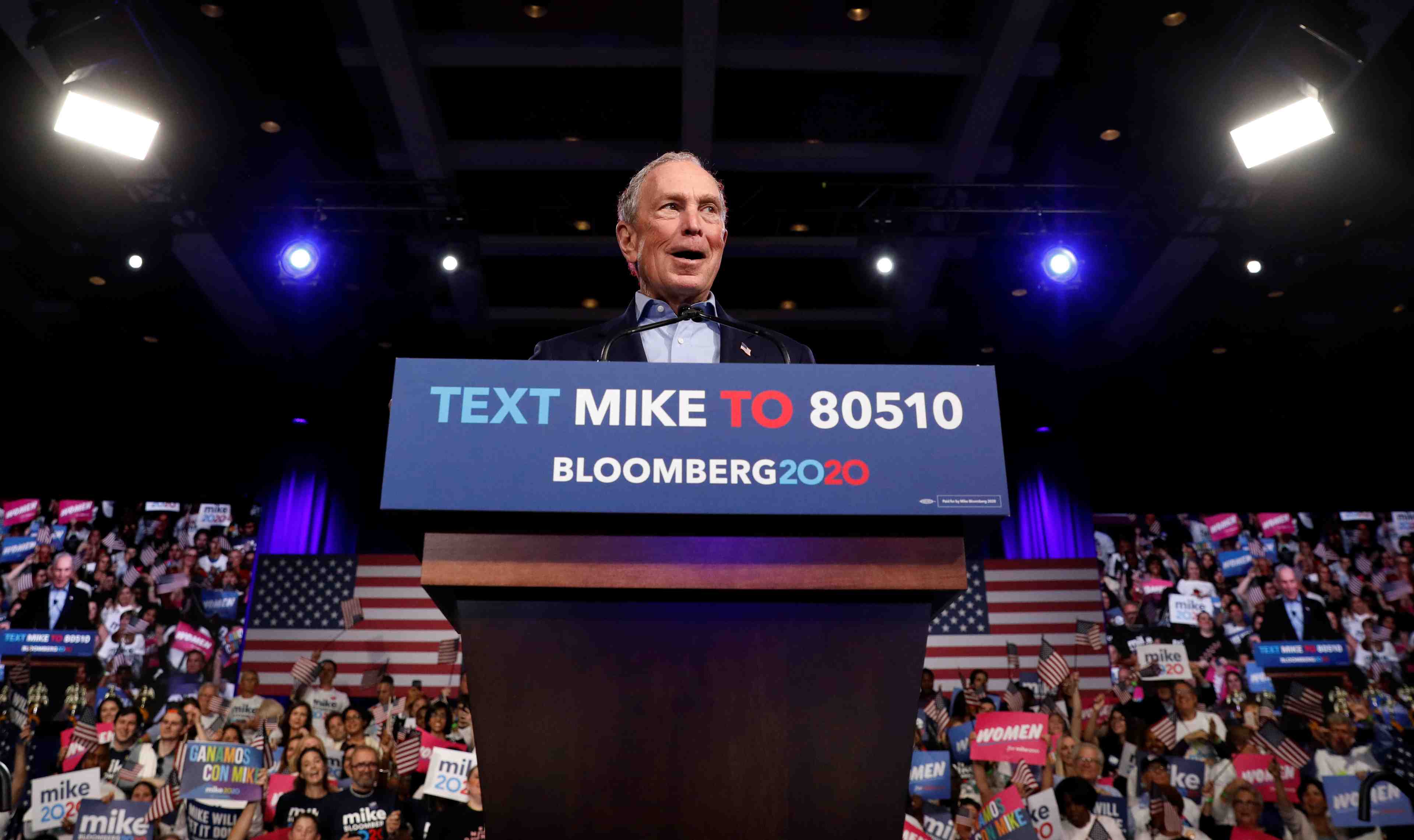 Bloomberg se retire des primaires democrates, apporte son soutien a biden