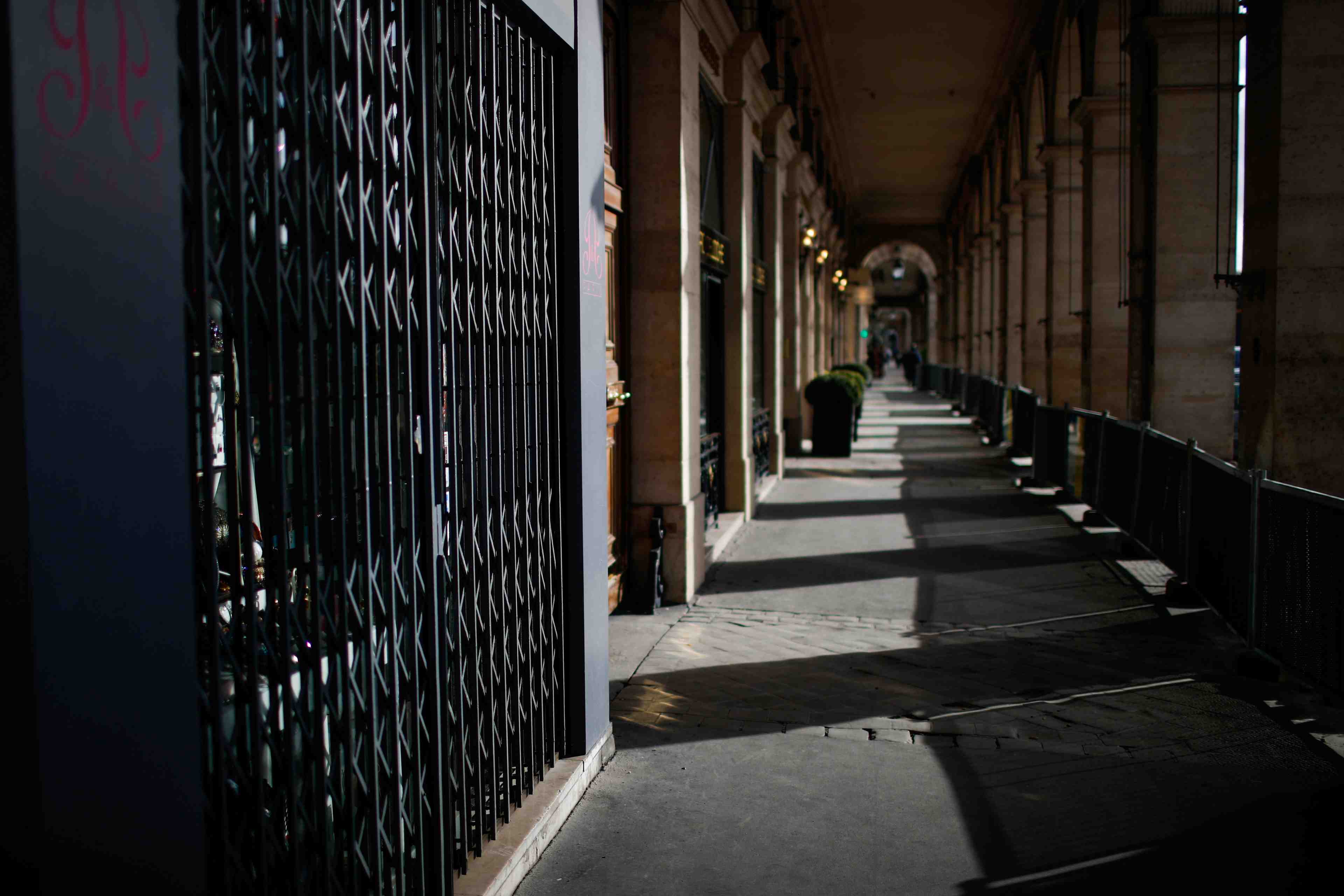 France: une reouverture le 15 mai reste soumise a l'evolution sanitaire, dit borne