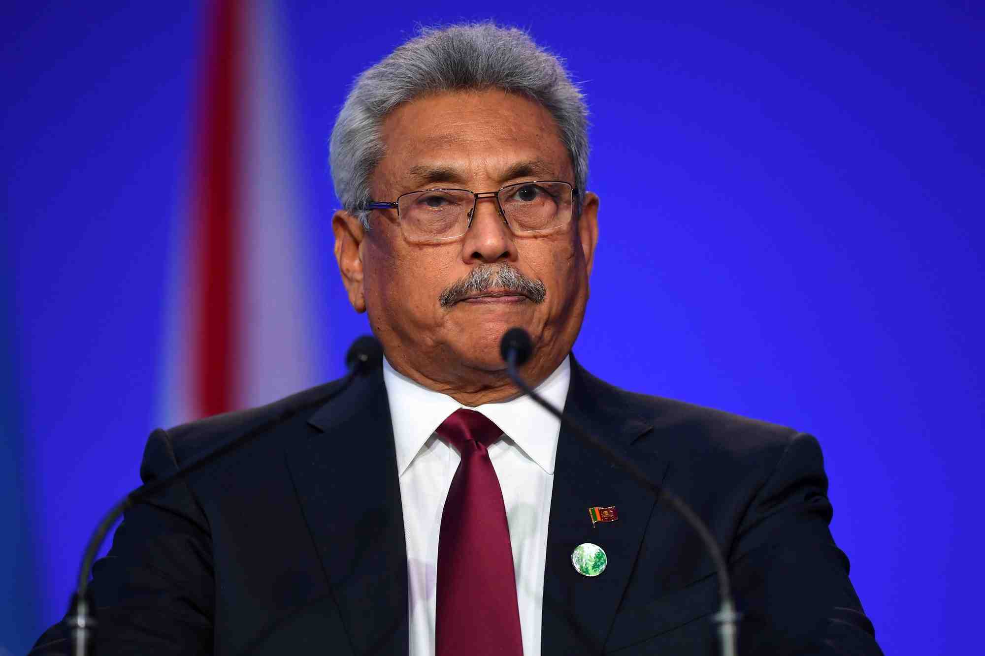 Sri lanka: le president tente de calmer la crise en renvoyant son frere du ministere des finances