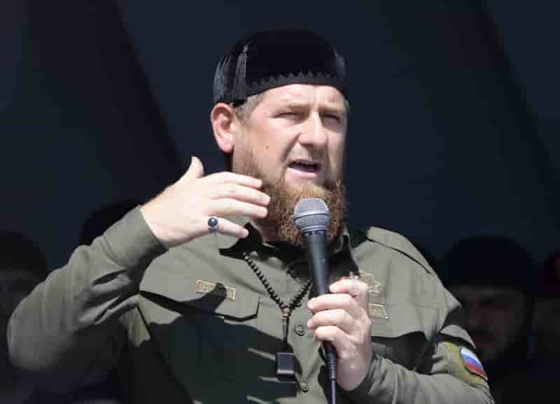 Le president tchetchene se dit pret a mourir pour poutine