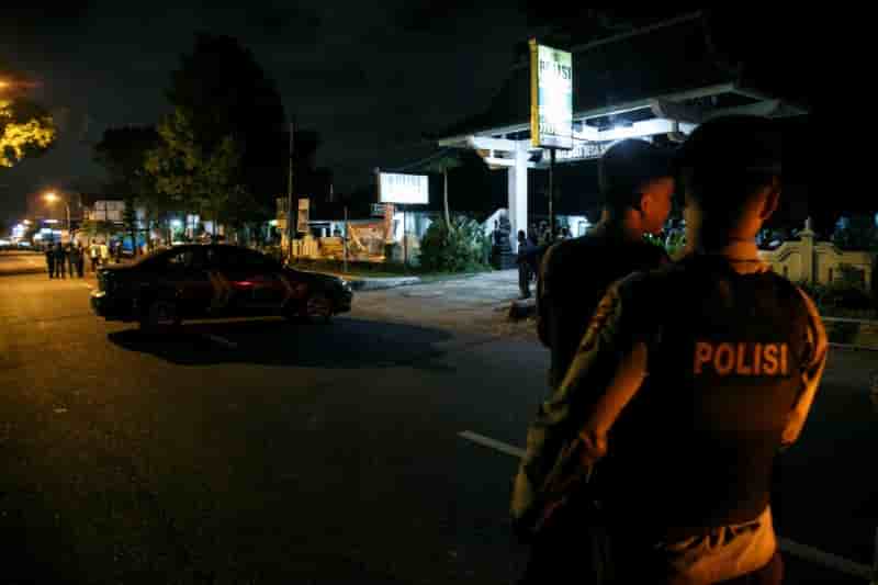 Indonesie: trois djihadistes presumes abattus par la police