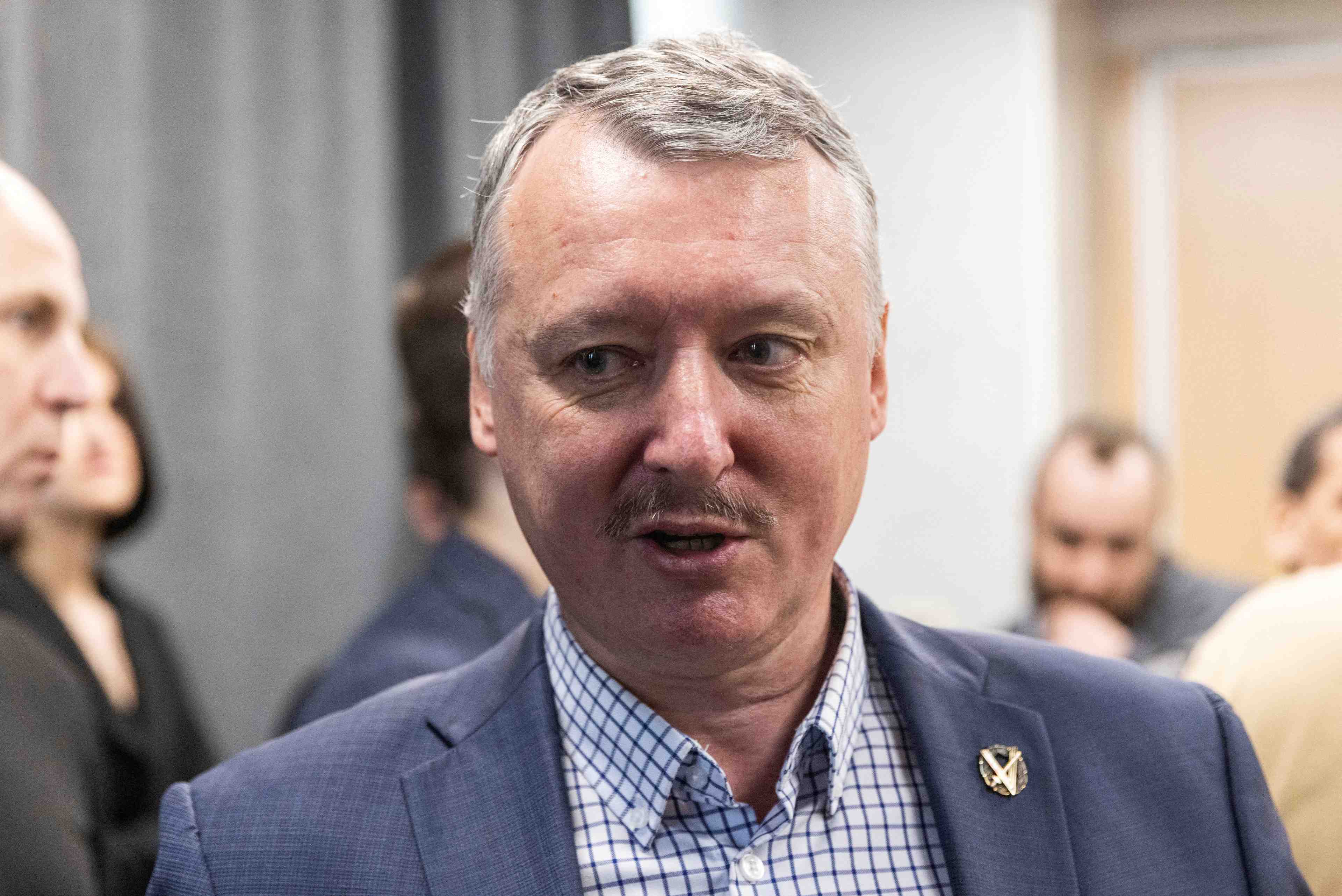 Igor guirkine assiste a une conference de presse d'un groupe nationaliste russe, connu sous le nom de « club des patriotes en colere »