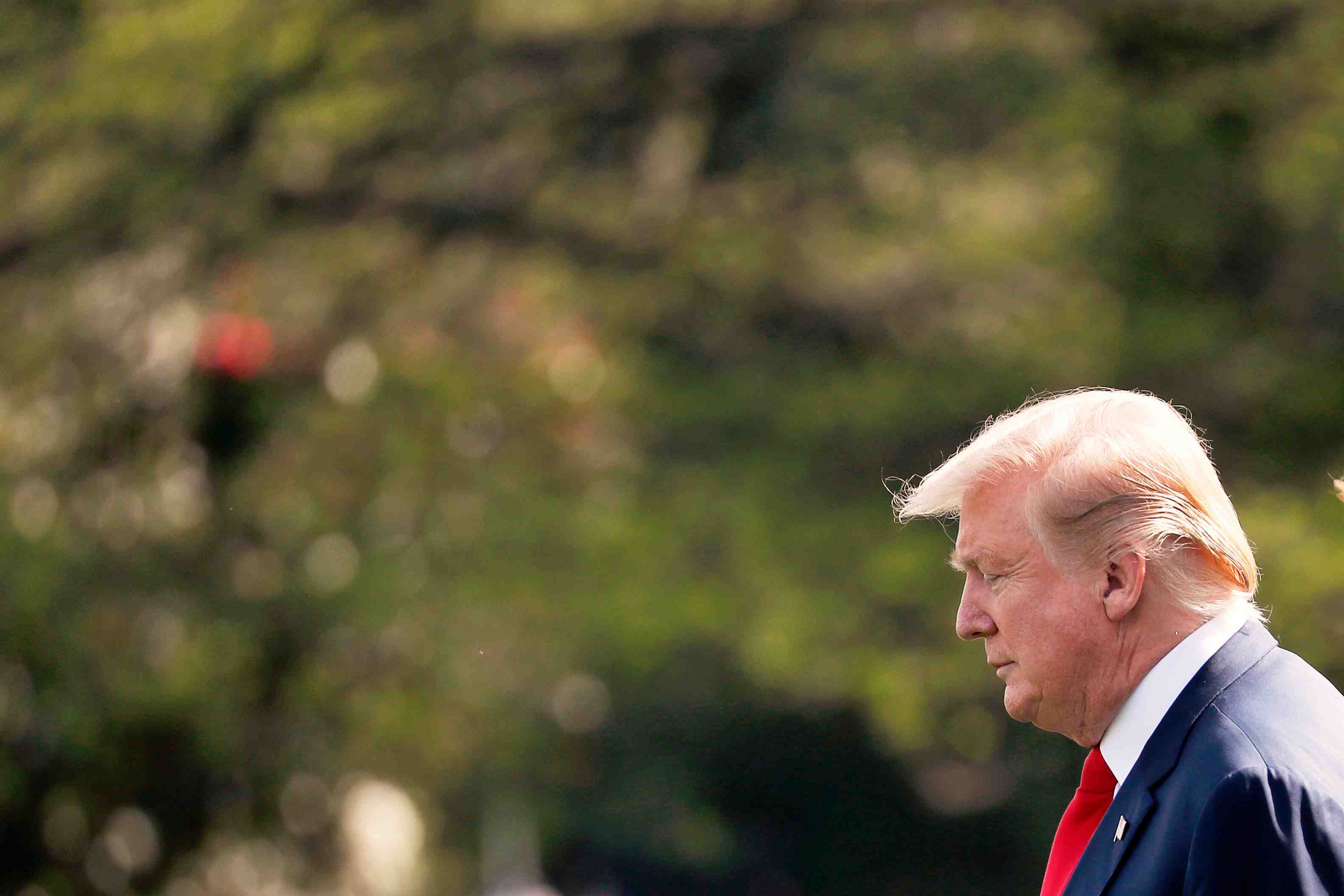 Trump s'est entretenu au telephone avec le marechal libyen haftar