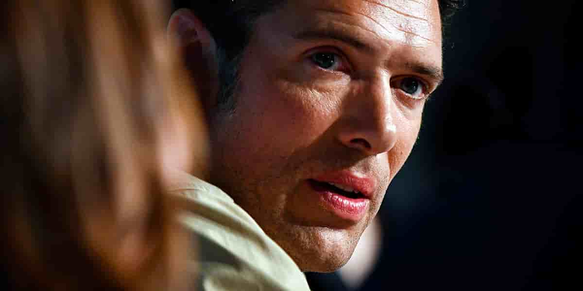 Nicolas Bedos lors d’une conférence de presse pour le film « Mascarade », en 2022.