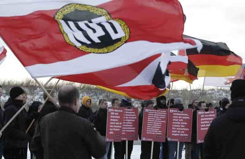 Le président allemand peut traiter les néo-nazis de "cinglés"