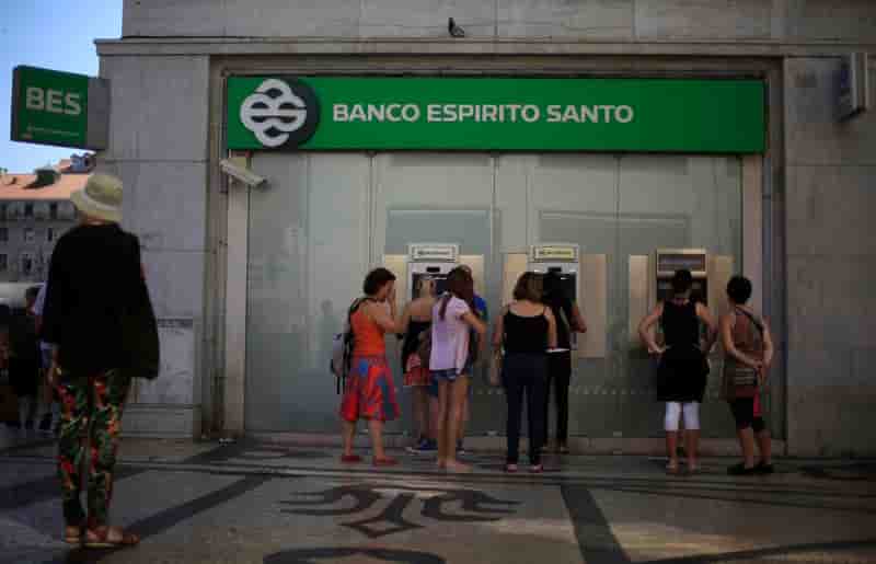 Suspension des transactions sur BES en Bourse de Lisbonne