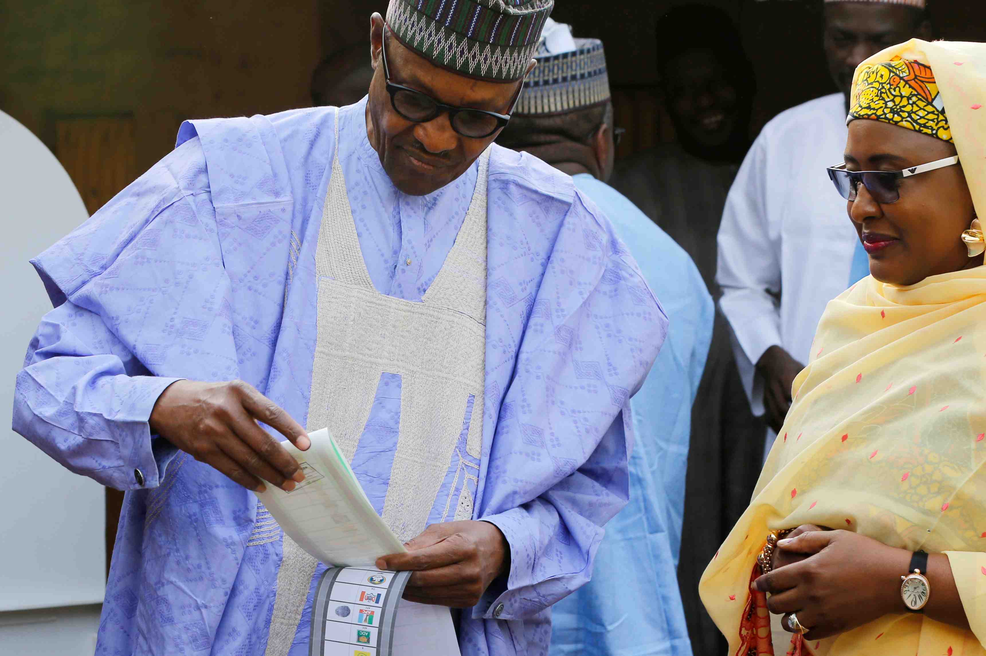 Le president nigerian buhari assure d'etre reelu, selon un decompte reuters