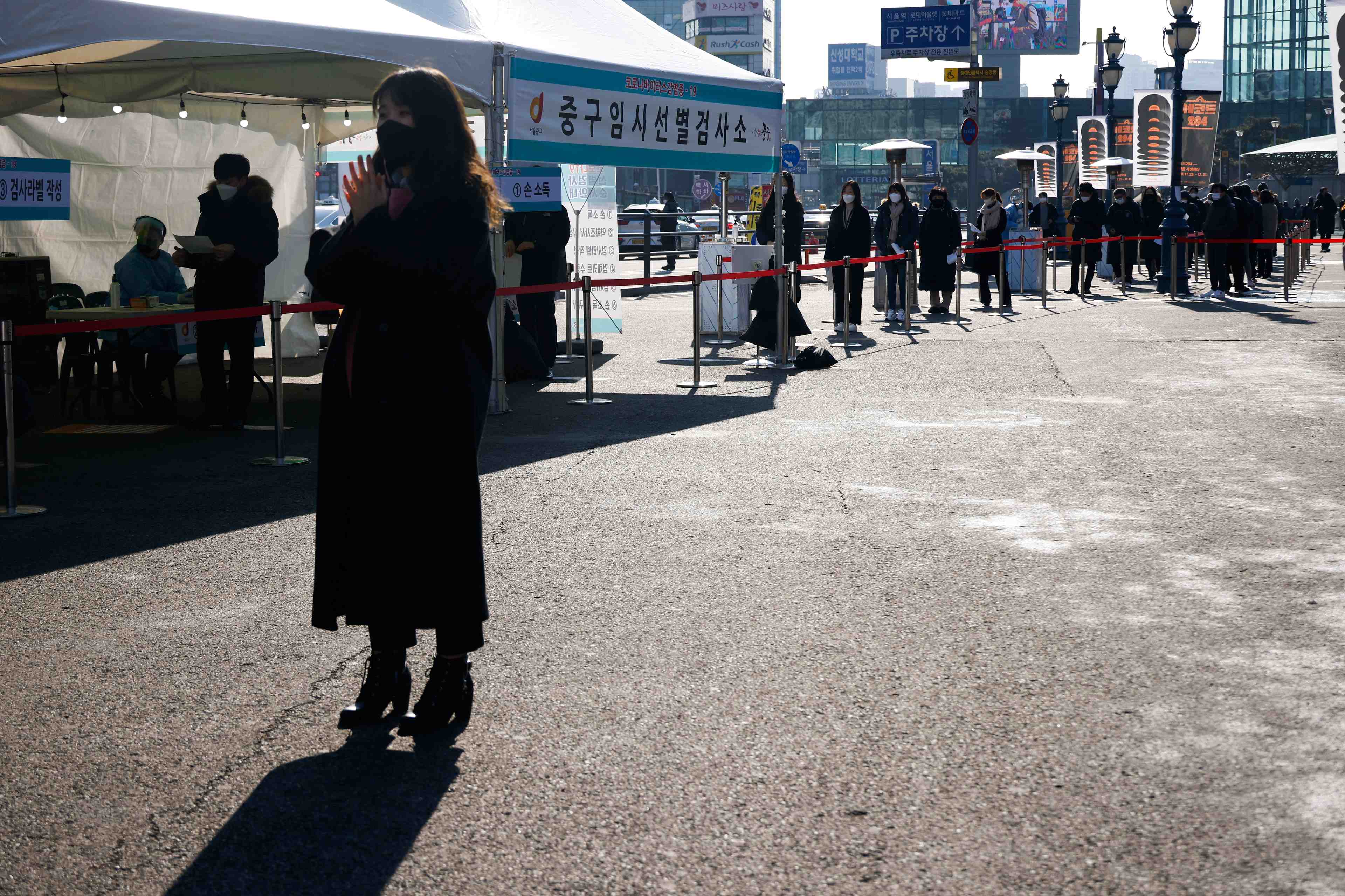 Seoul restreint les rassemblements face au coronavirus