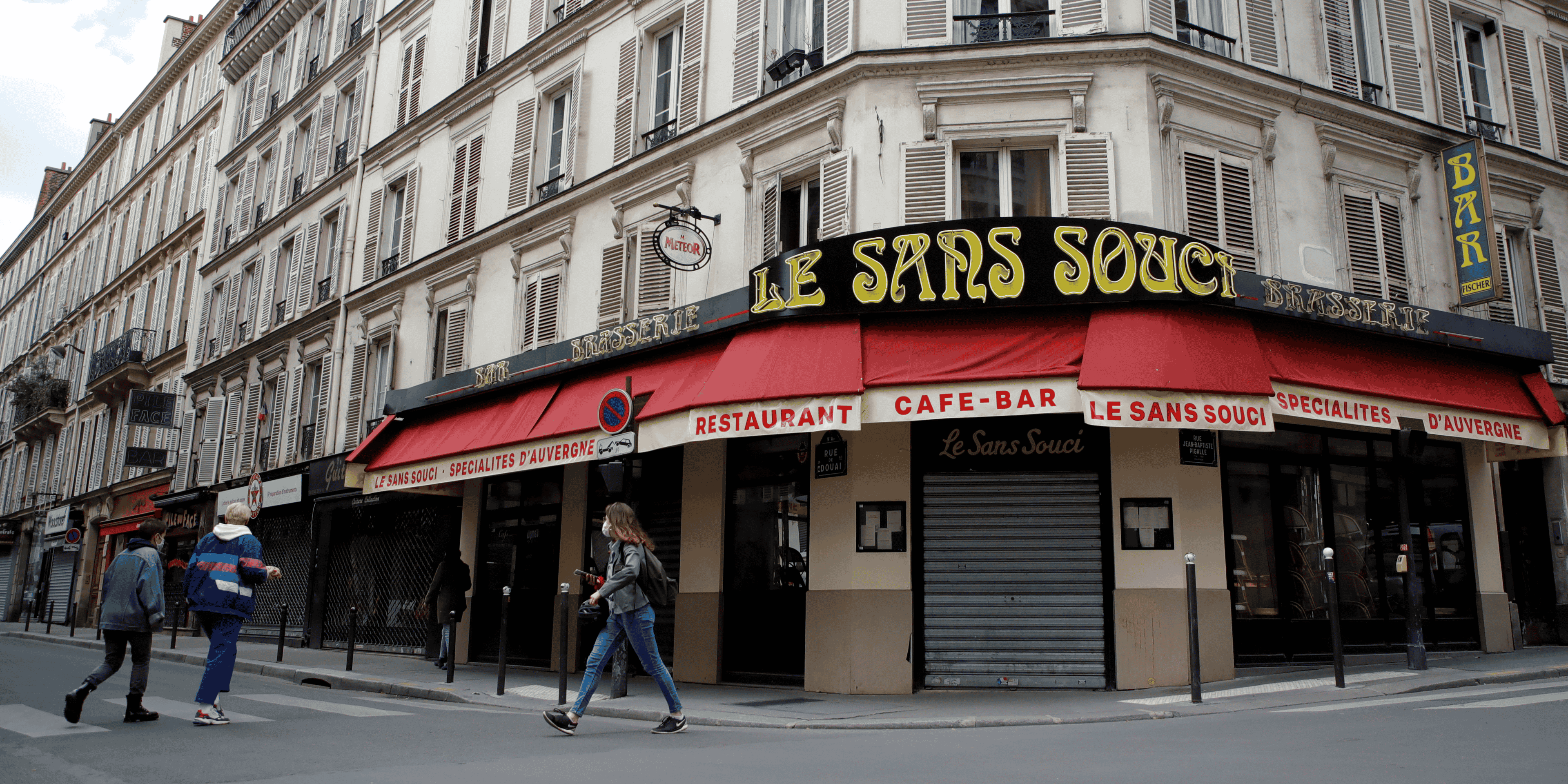 La france est "en train de sortir durablement de la crise sanitaire", dit castex