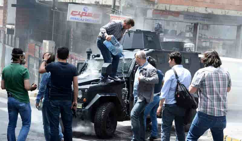 Neuf blessés dans de nouveaux affrontements à Istanbul