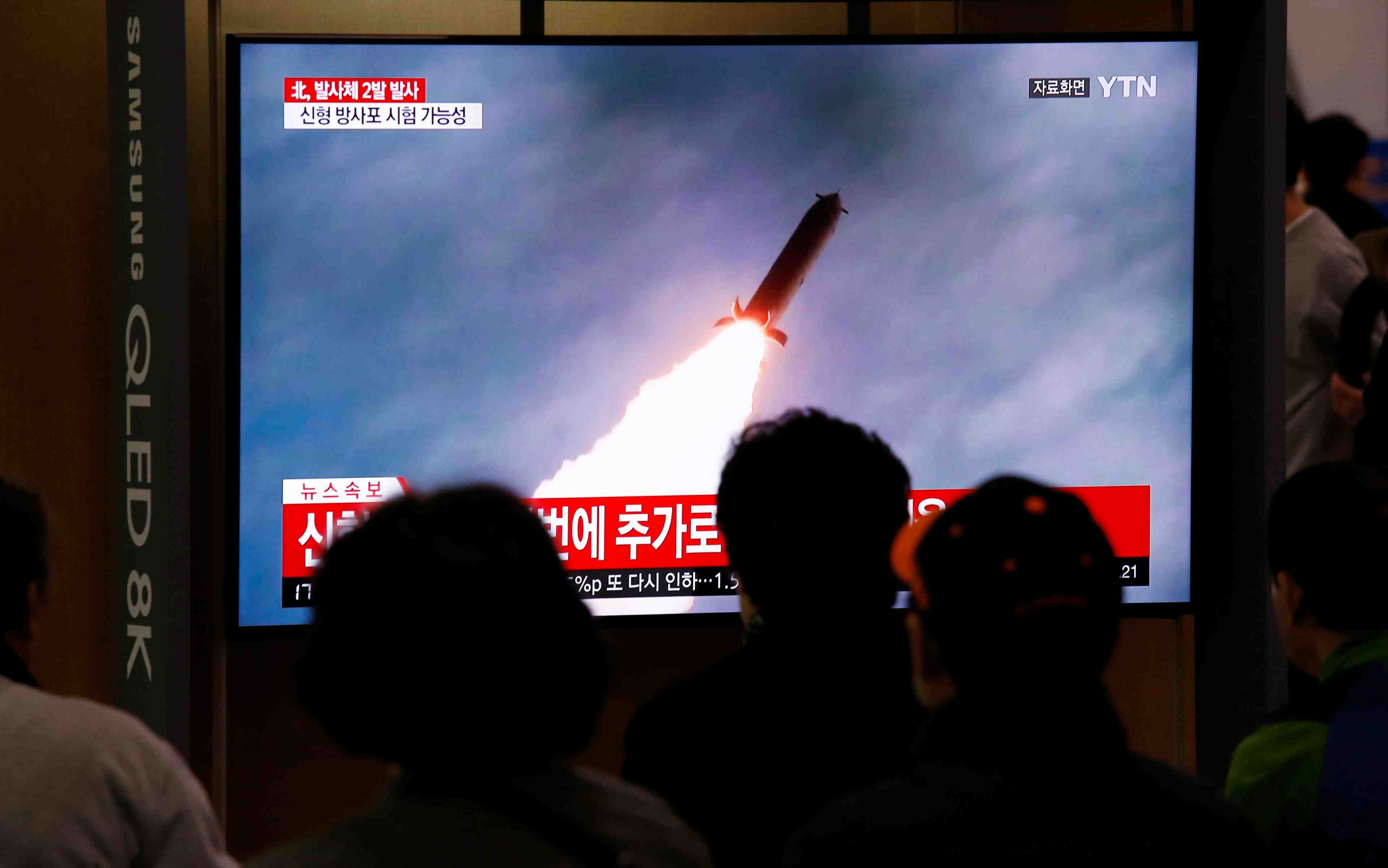 Pyongyang qualifie de succes l'essai d'un lance-roquettes multiple