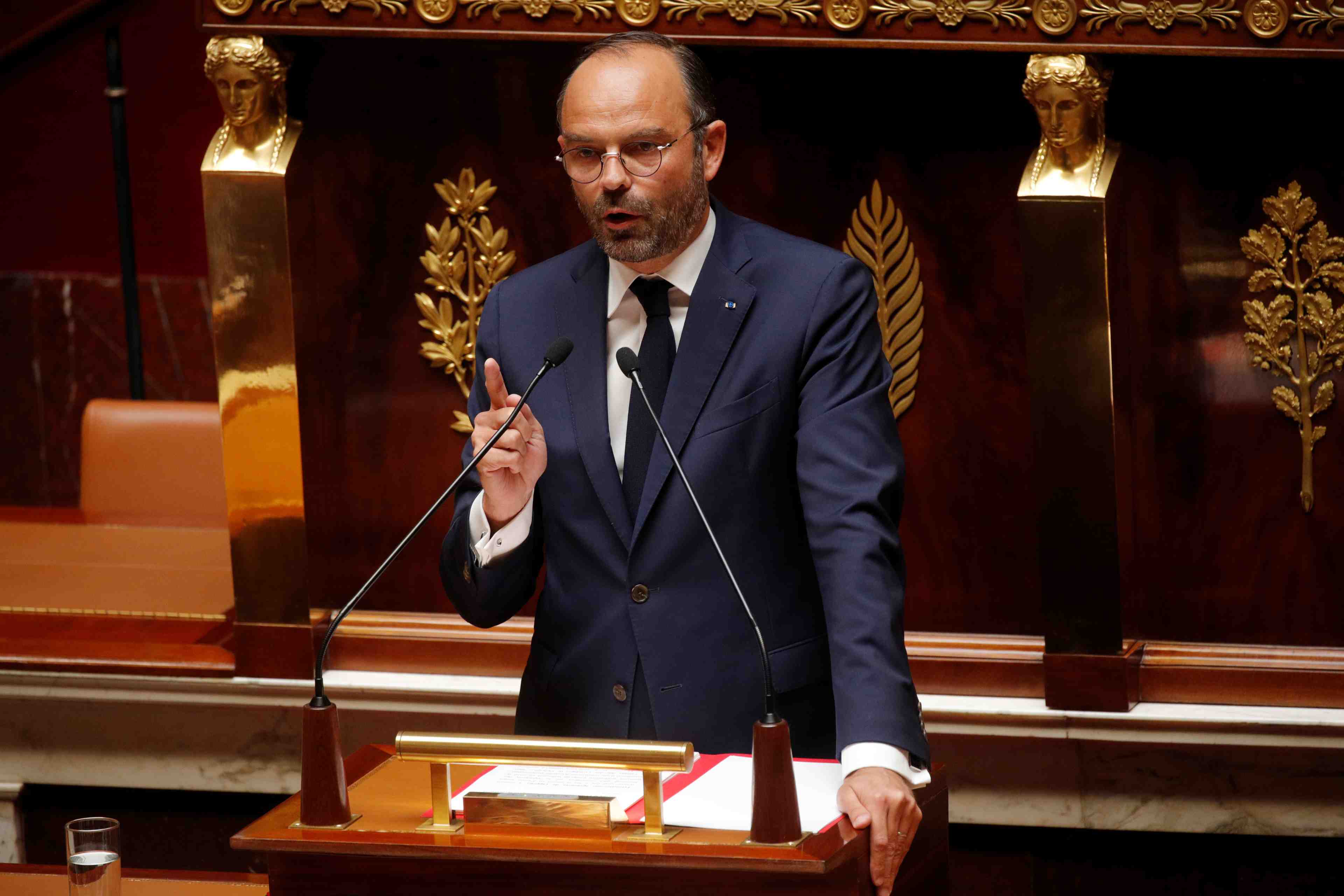 L'opposition crie a l'echec apres les annonces budgetaires