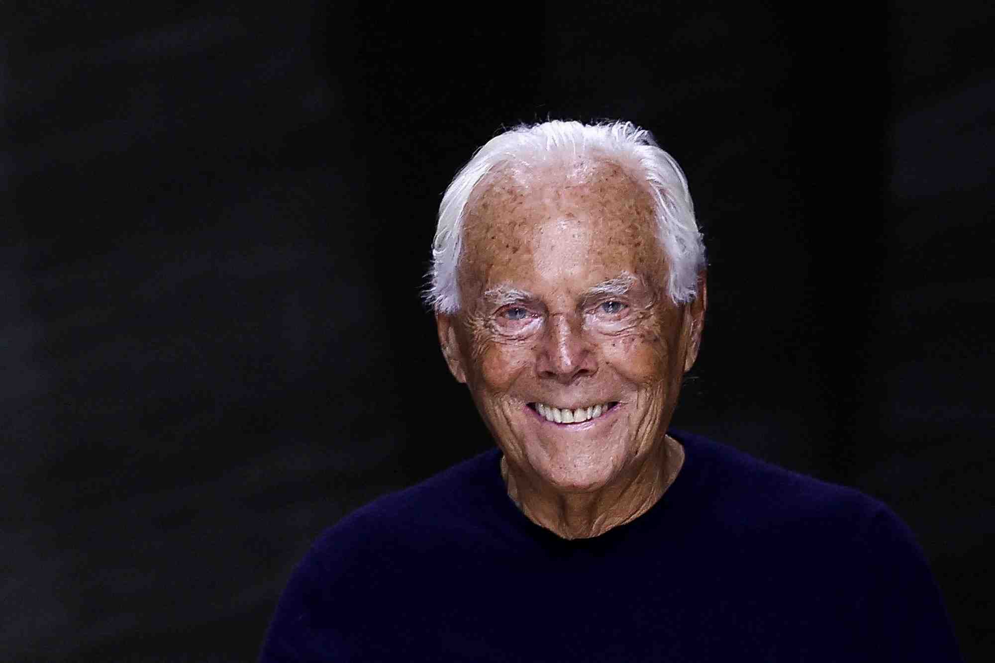 Le createur giorgio armani apparait a la fin de son defile de la collection haute couture automne/hiver 2024-2025 pour giorgio armani prive a paris, france