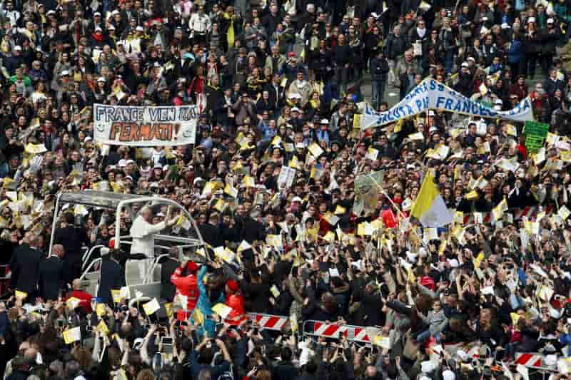 Le pape a naples