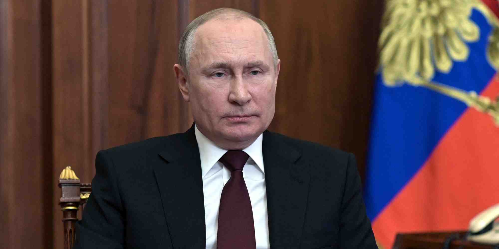 Une adhesion de l'ukraine a l'otan serait une menace pour la securite de la russie, dit poutine