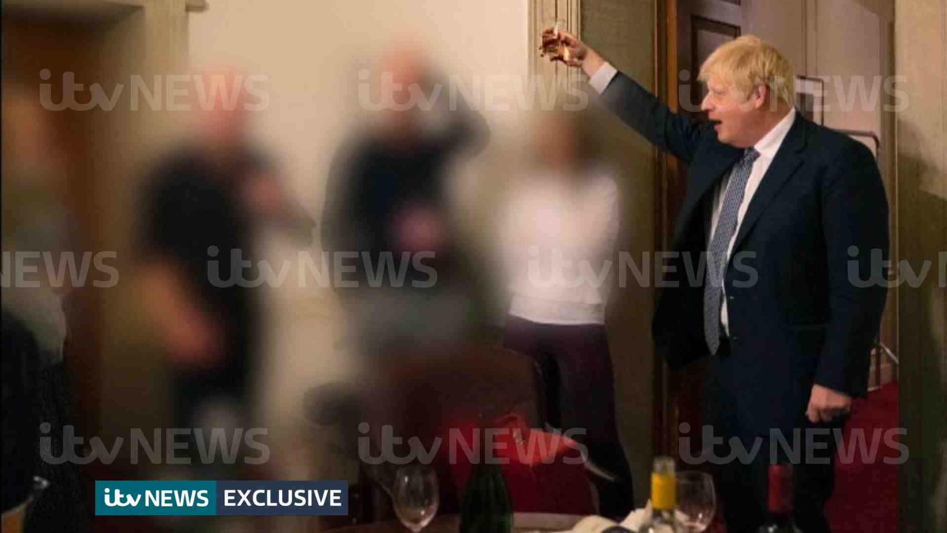Le rapport gray sur le "partygate" accablant pour boris johnson