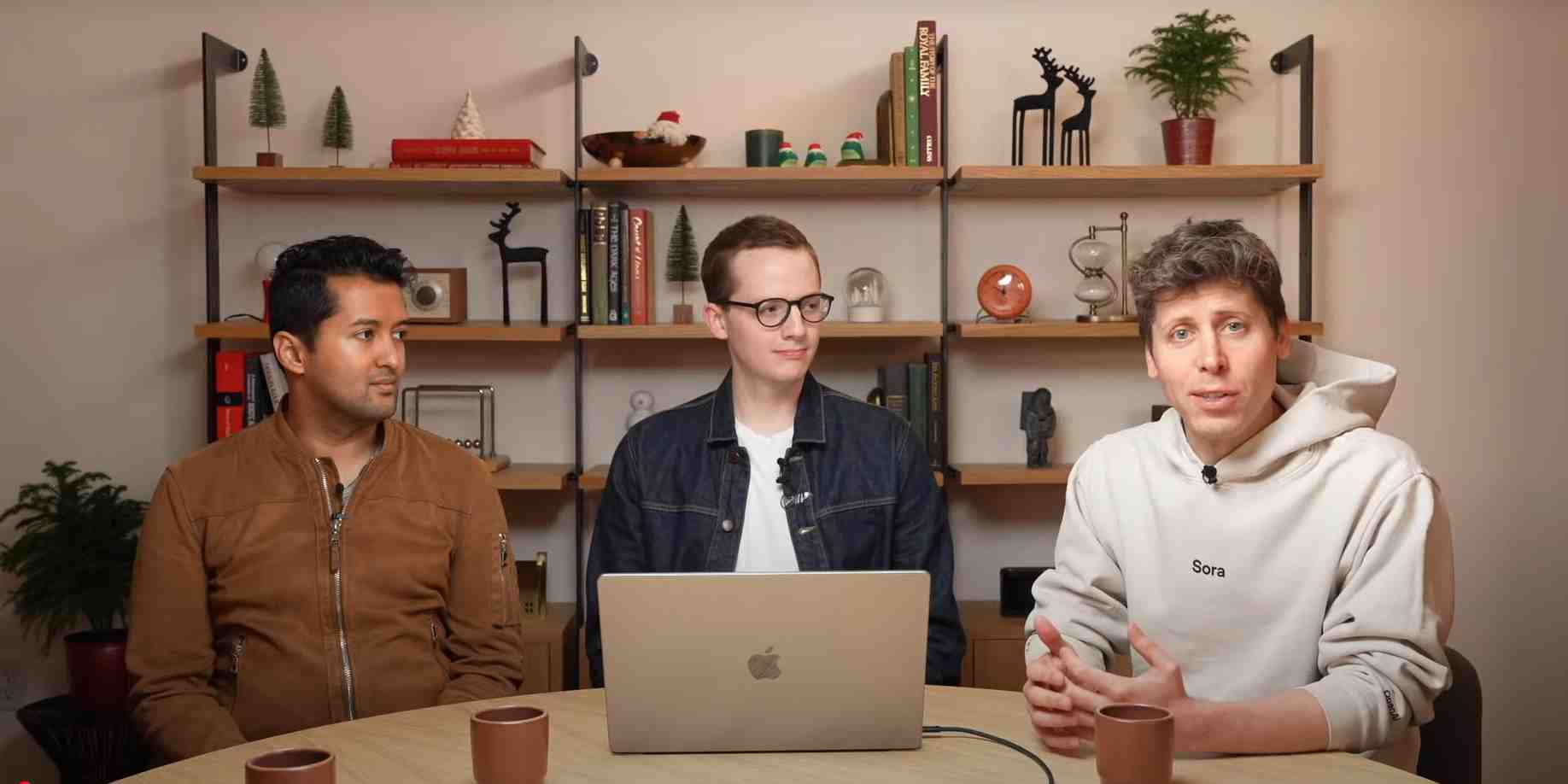 Sam Altman (à droite) et ses équipes présentent Sora lors du 3ème jour du calendrier d'OpenAI, sur YouTube.