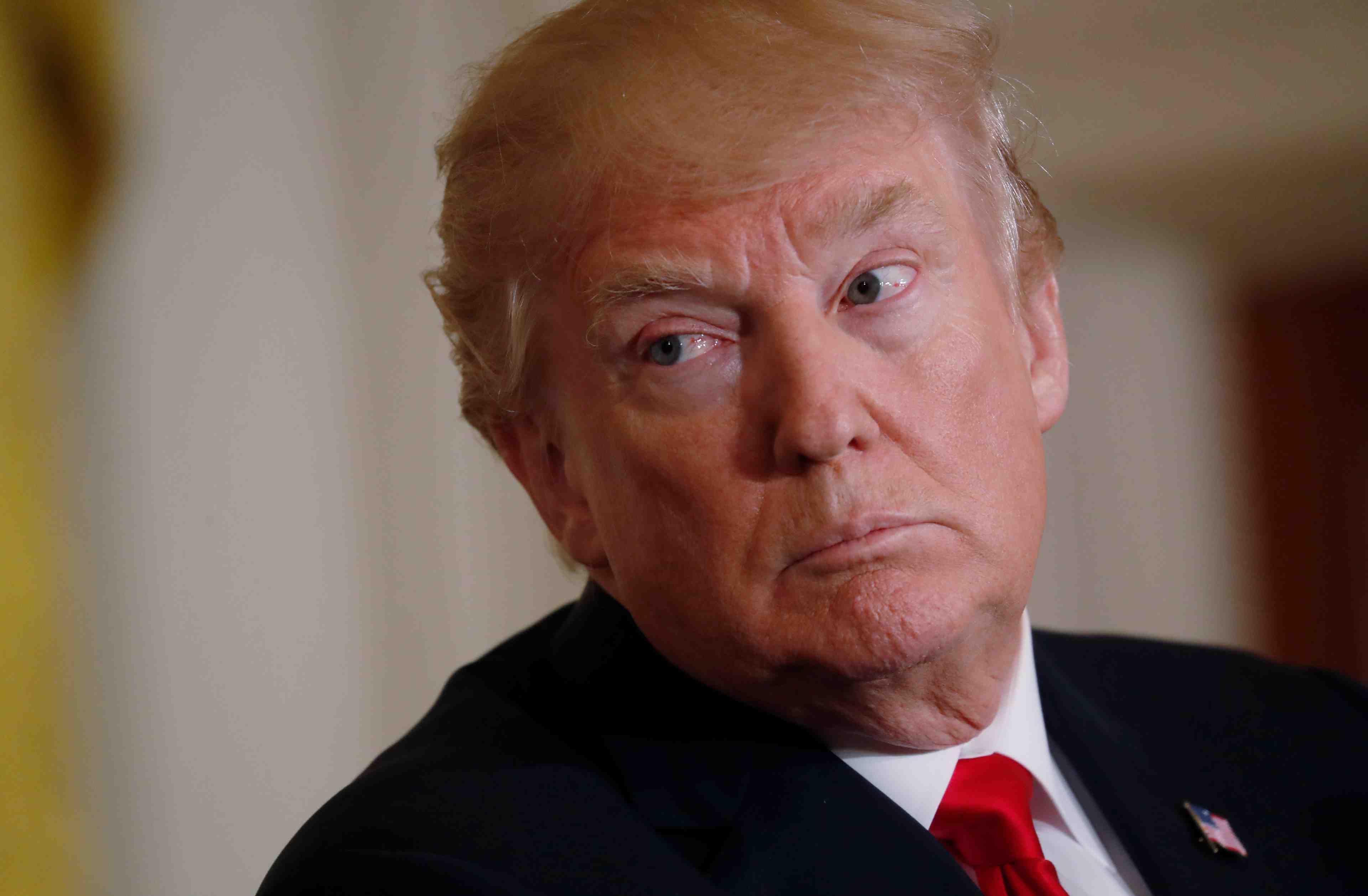 Acier: trump campe sur sa ligne et menace l'ue