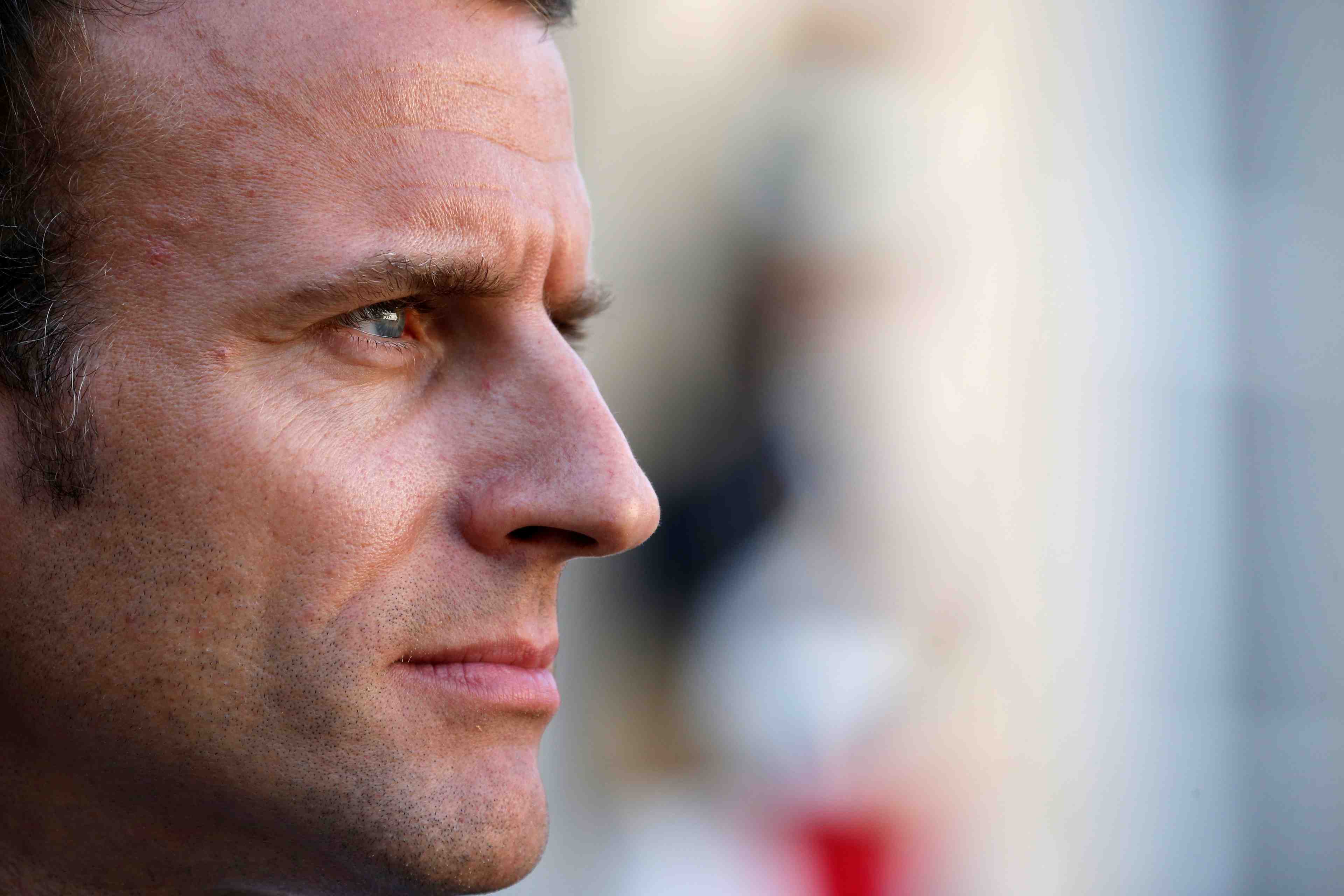 Macron en "itinerance" memorielle et politique dans le nord et l'est