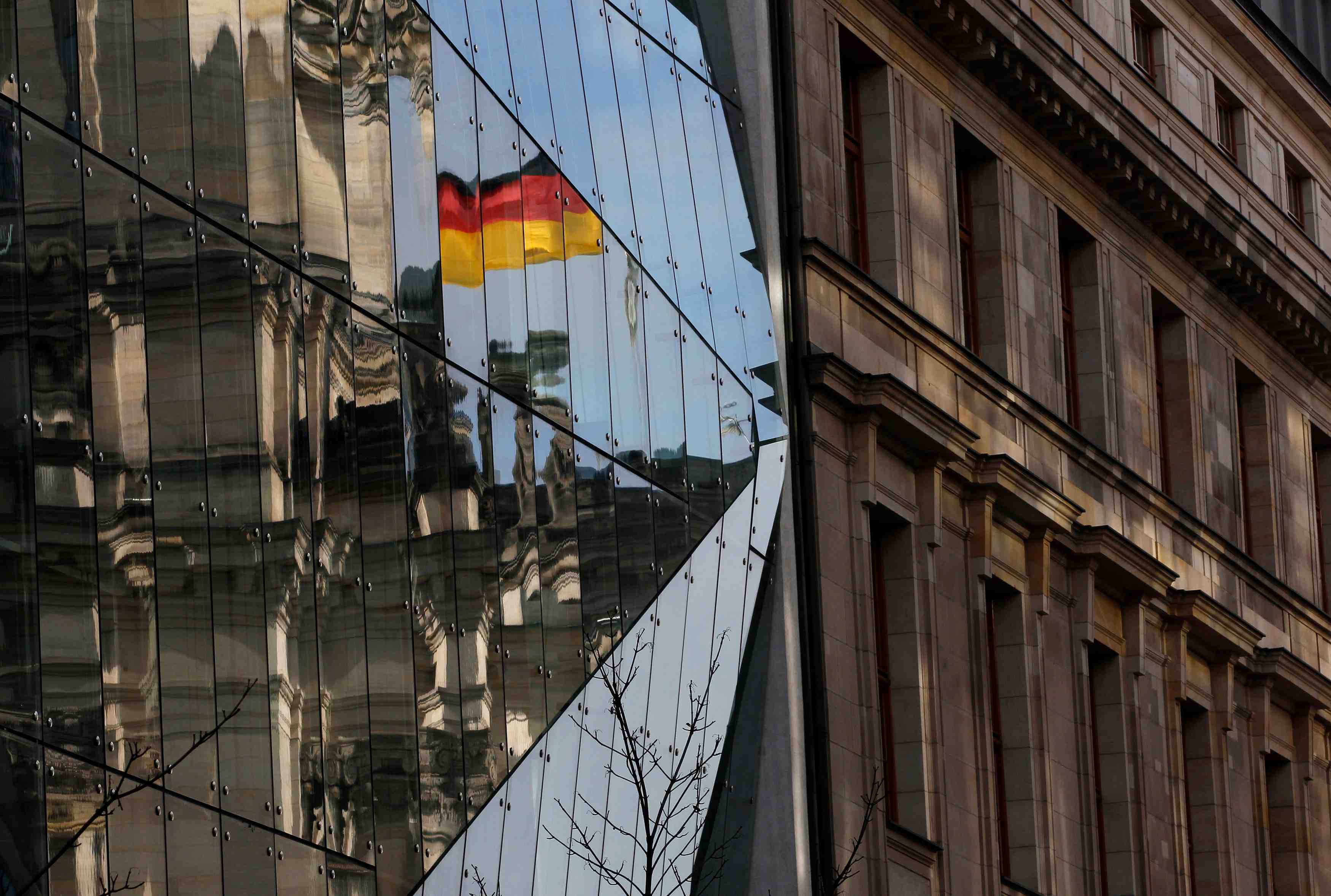 Allemagne: inflation confirmee a +0,1% en octobre, +2,4% l'an