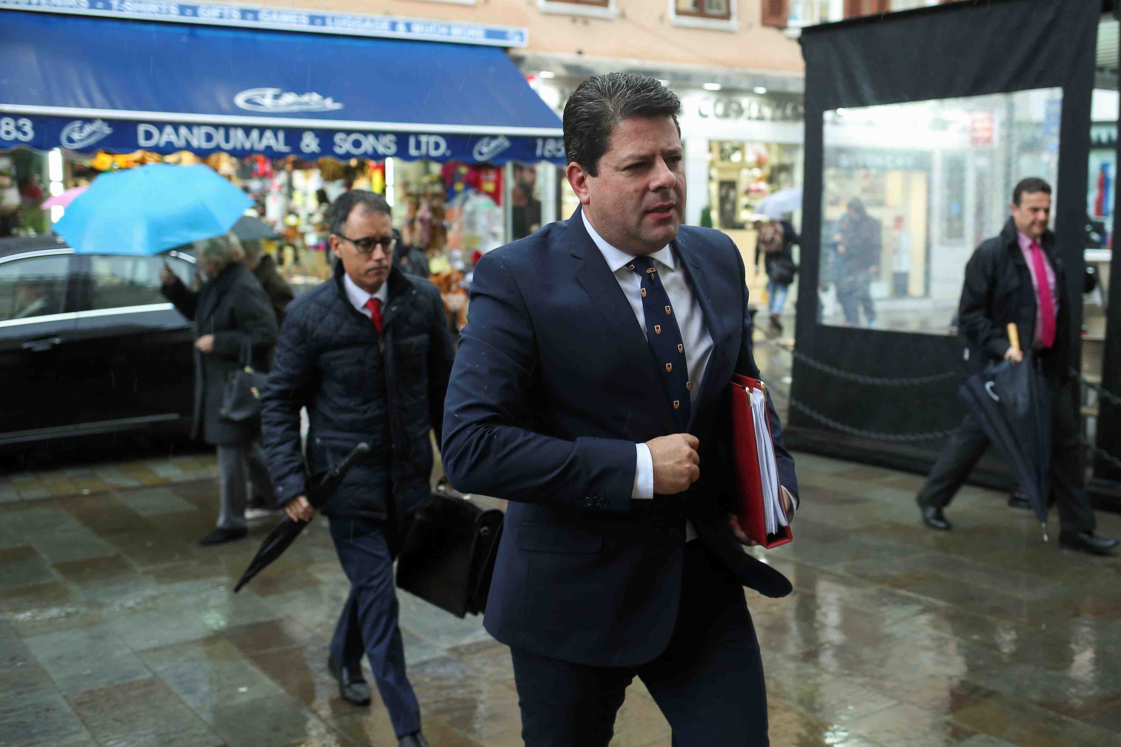 Le ministre en chef de gibraltar evoque un accord avec l'espagne