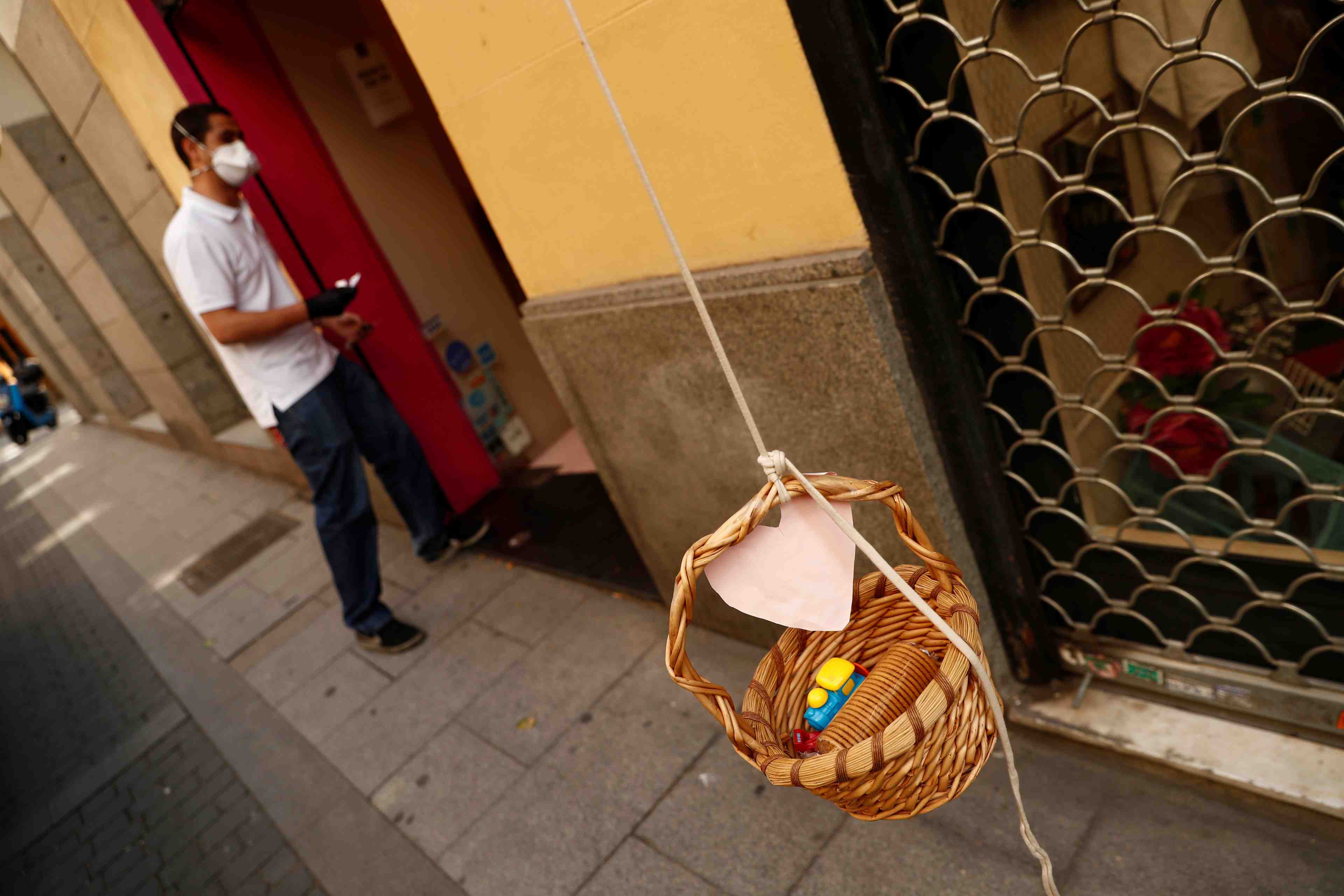 L'epidemie de coronavirus fait 56 morts en 24 heures en espagne