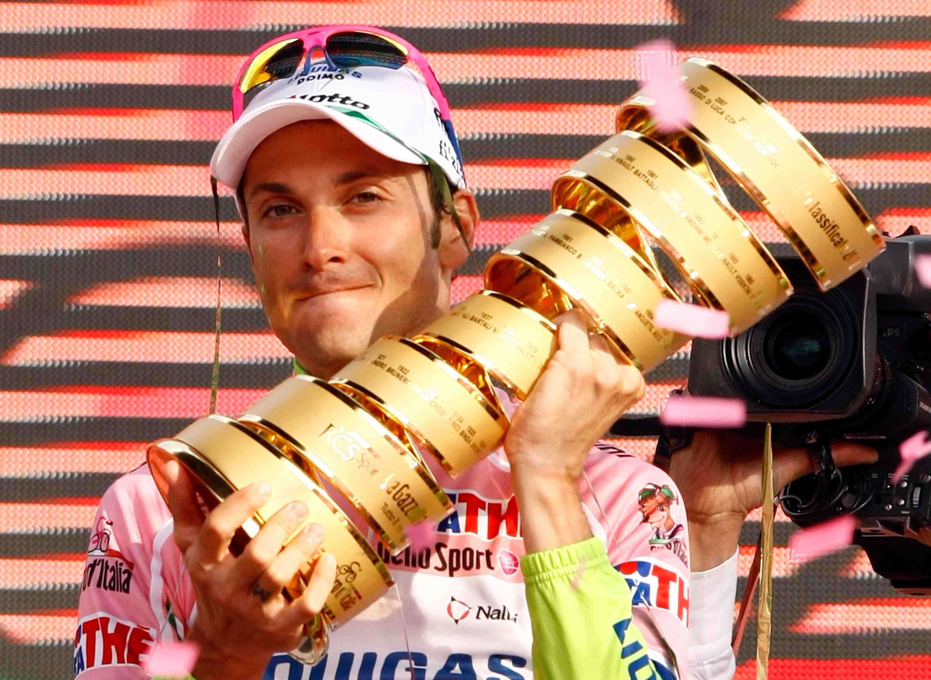 Basso, atteint d'un cancer, quitte le tour