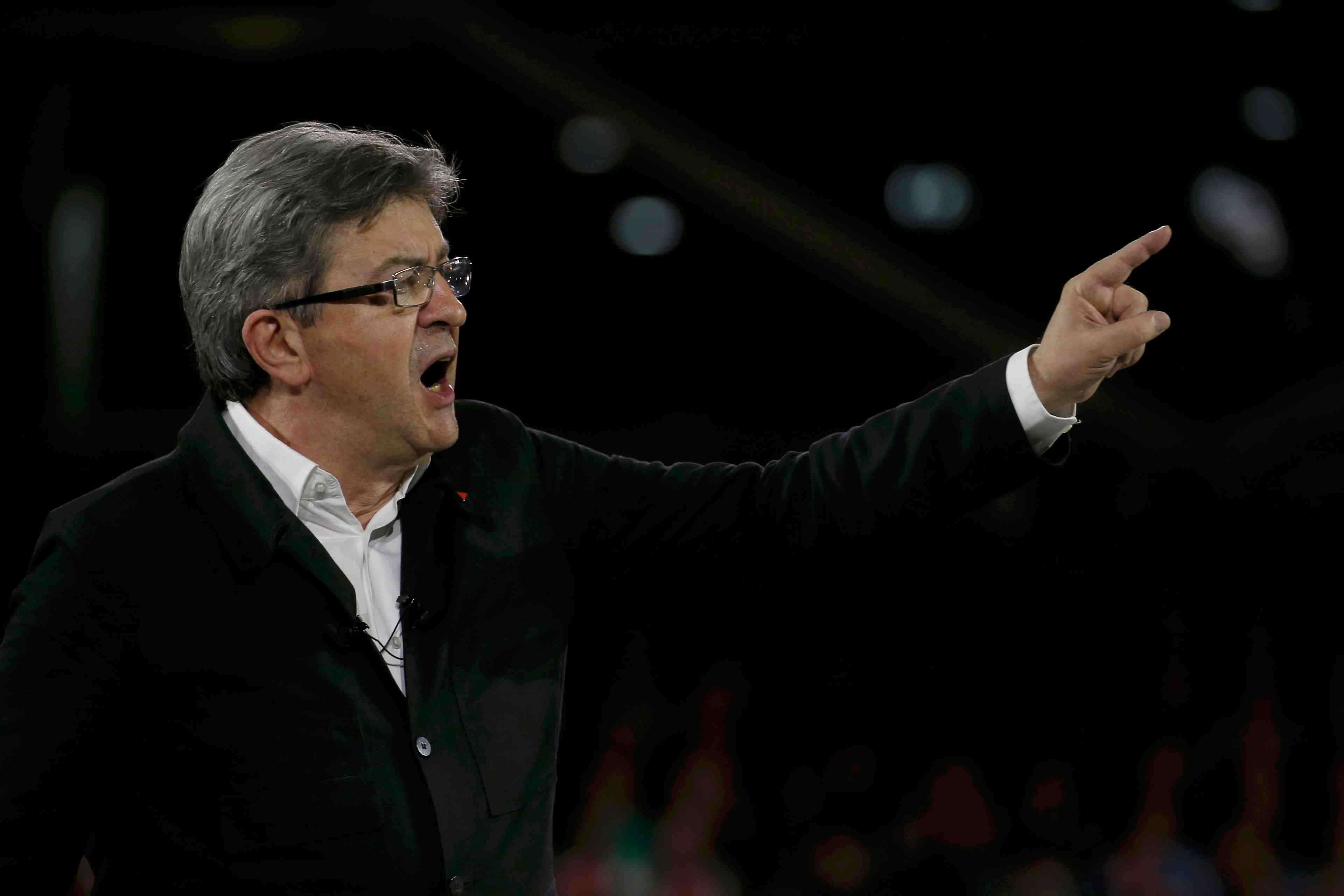 Melenchon "solidaire" de fillon, le pen et macron