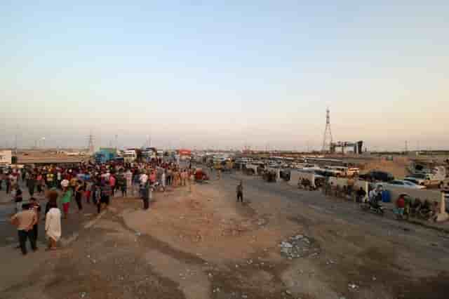 Irak: des manifestants tentent d'envahir un batiment gouvernemental a bassorah