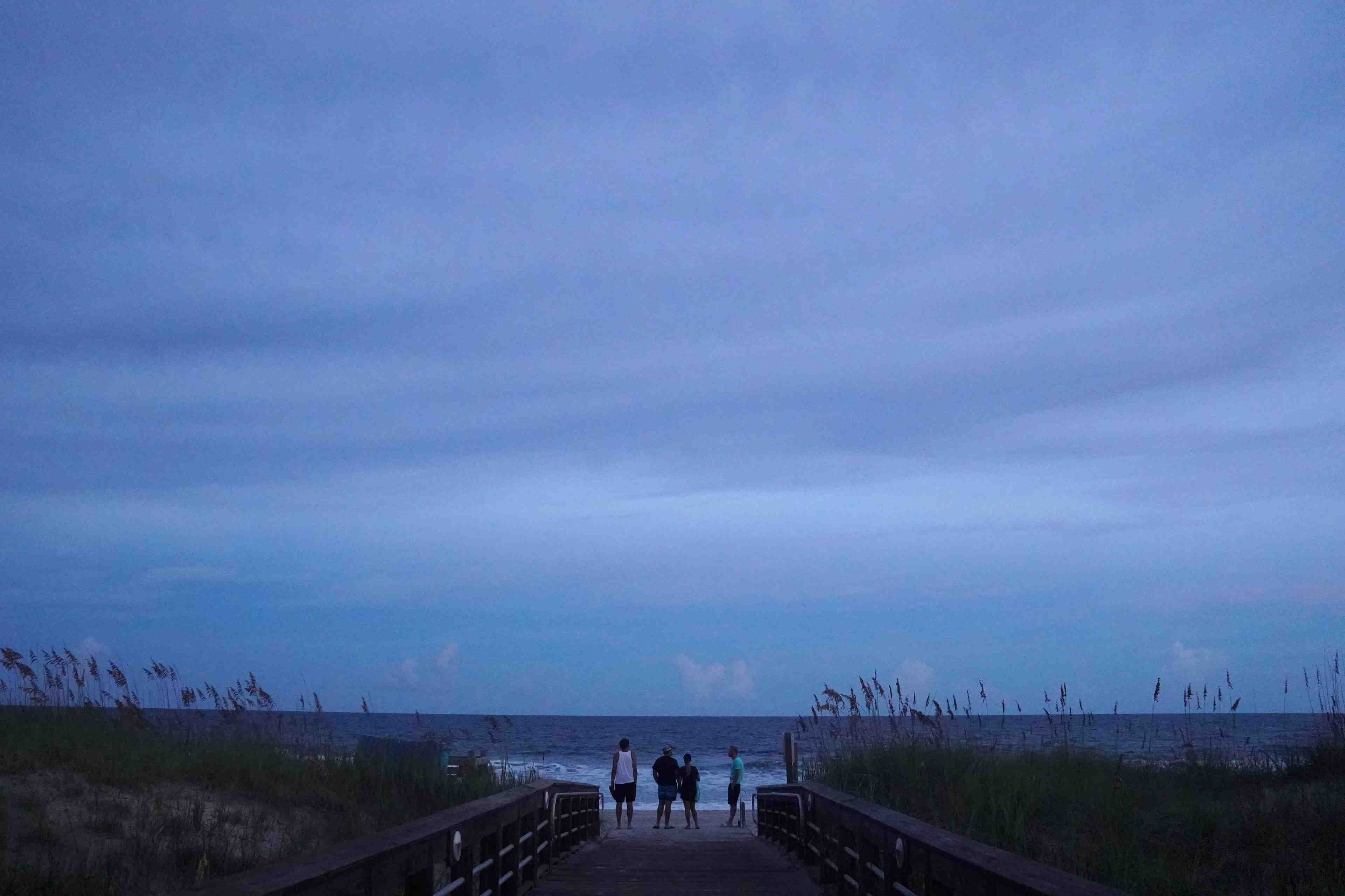L'ouragan florence attendu vendredi dans le sud des etats-unis