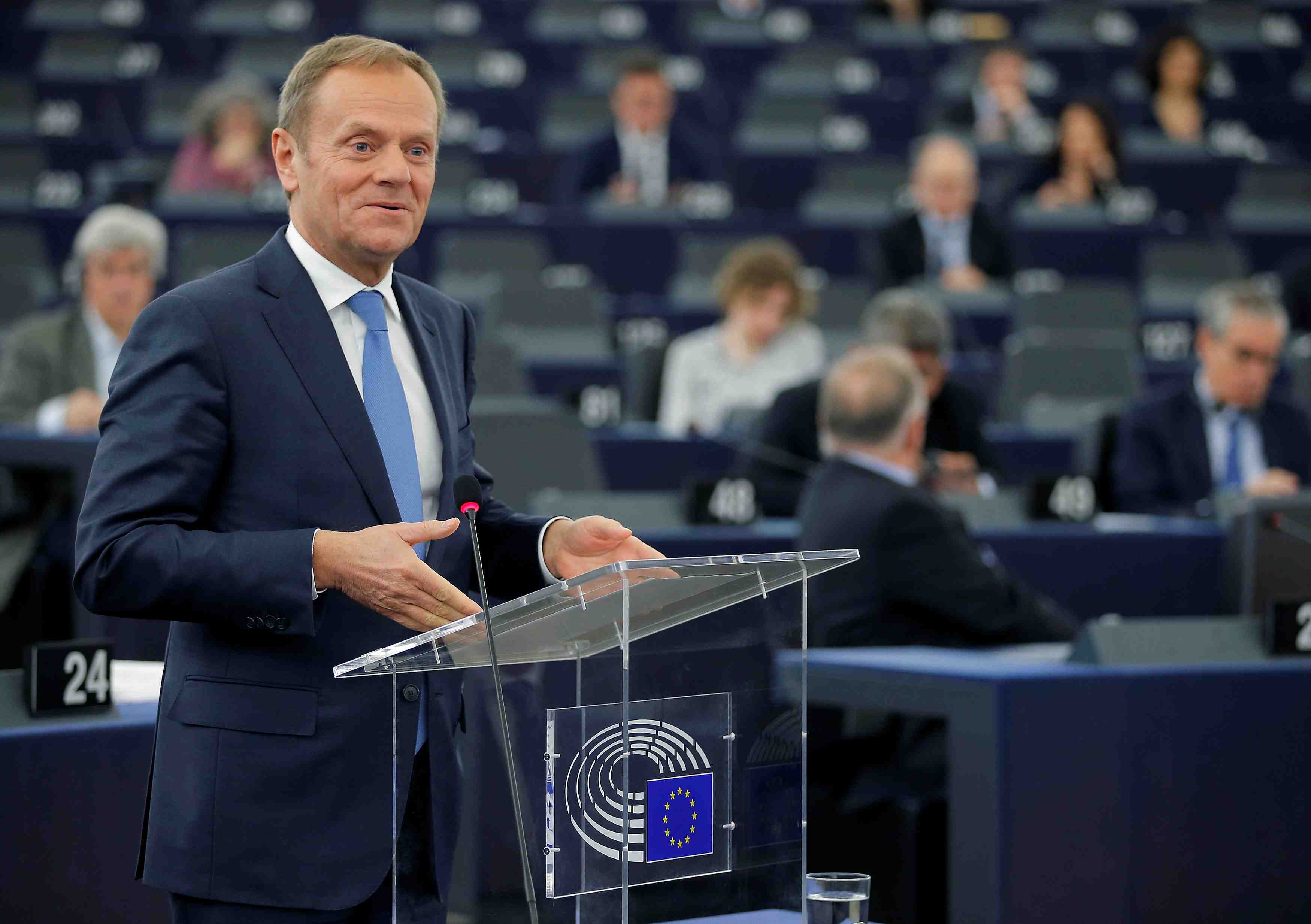 Tusk et juncker condamnent les propos d'erdogan sur le nazisme